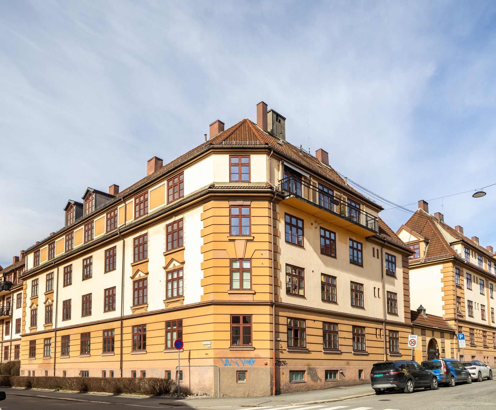 Fantastisk beliggenhet midt på Torshov. Rolig og populær gate. Galleribilde