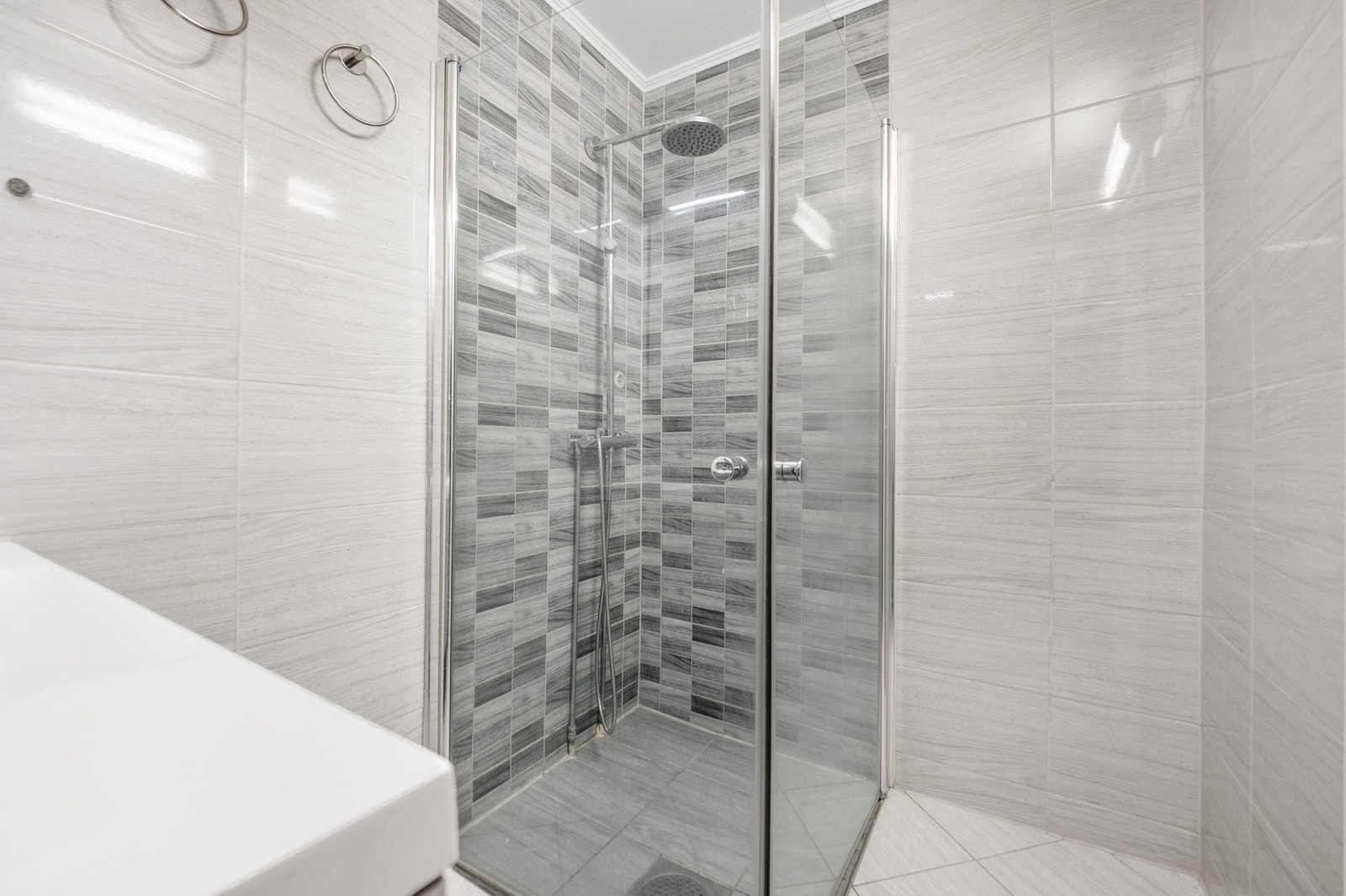 innfellbare dusjvegger gir ekstra plass. Galleribilde