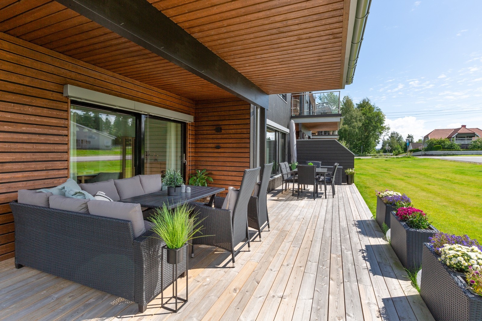 Terrassen er på 33 kvm. Galleribilde