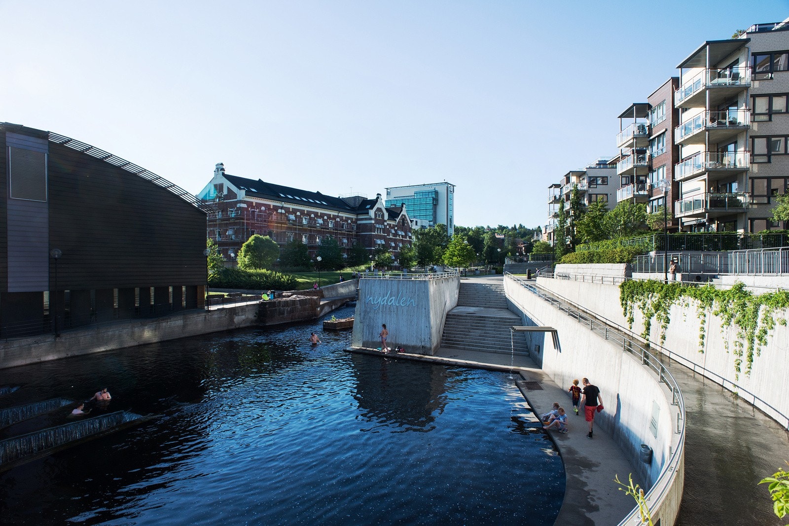 Nydalen med badeplass og turområdet langs Akerselva Galleribilde