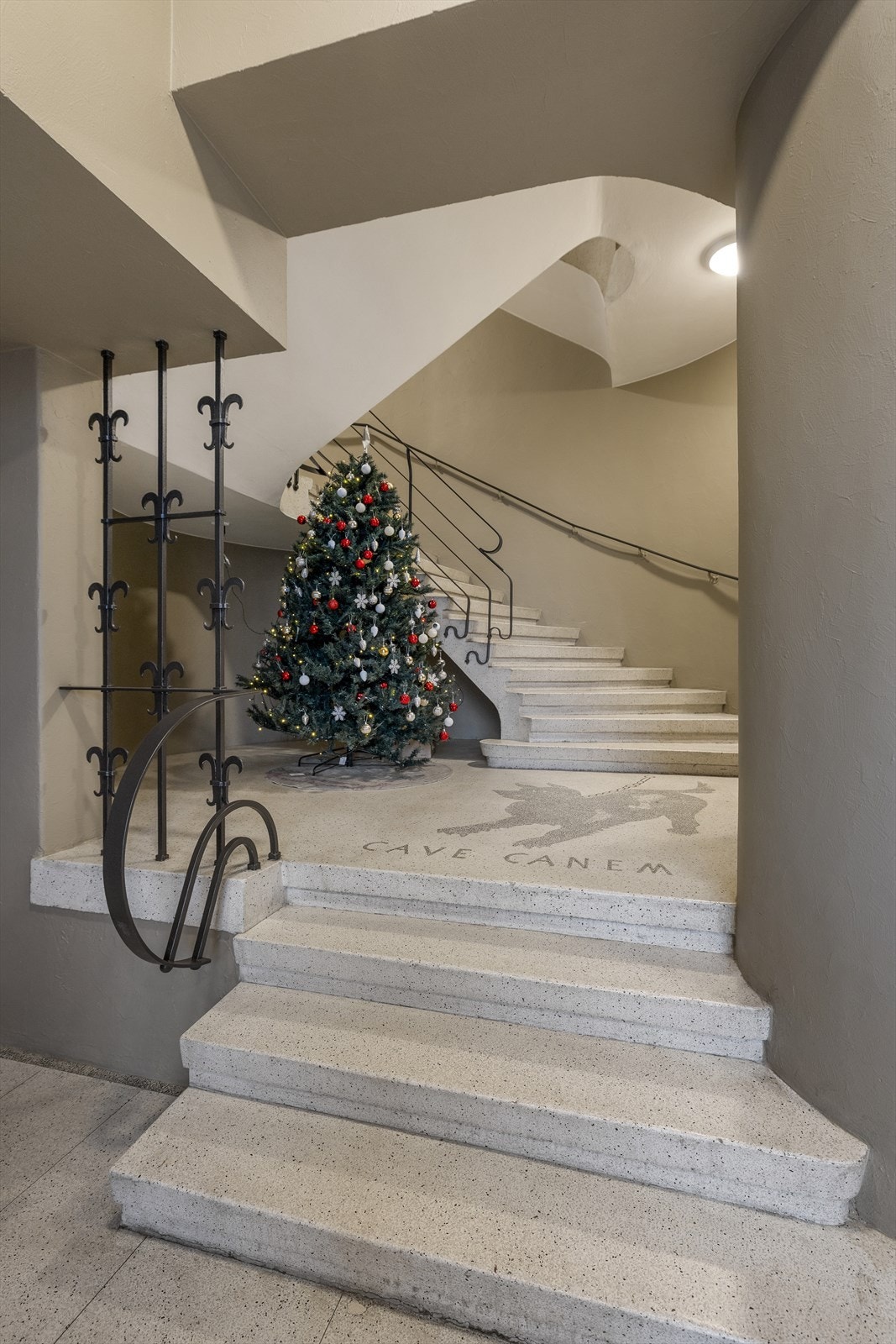 Oppussingsarbeider av fellesarealer nærmer seg ferdigstillelse. Bilde tatt lille julaften Galleribilde