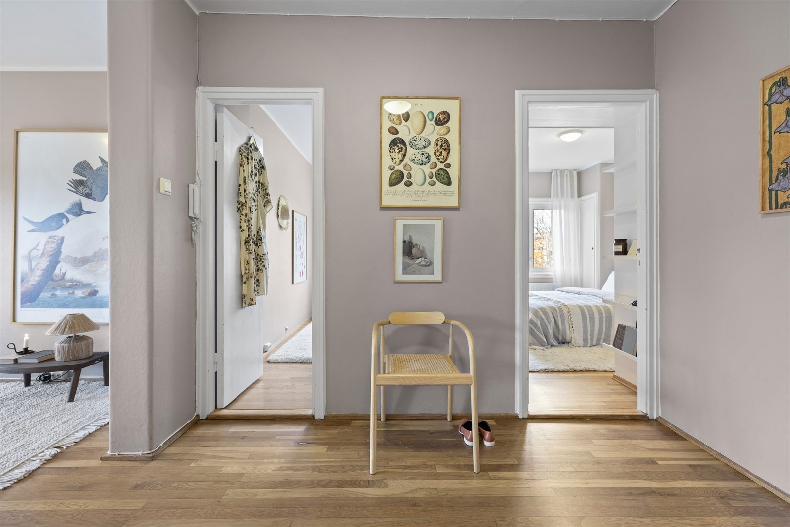 To gode soverom med dagens løsning. Mulighet for å etablere ett tredje soverom ved flytting av kjøkken Galleribilde