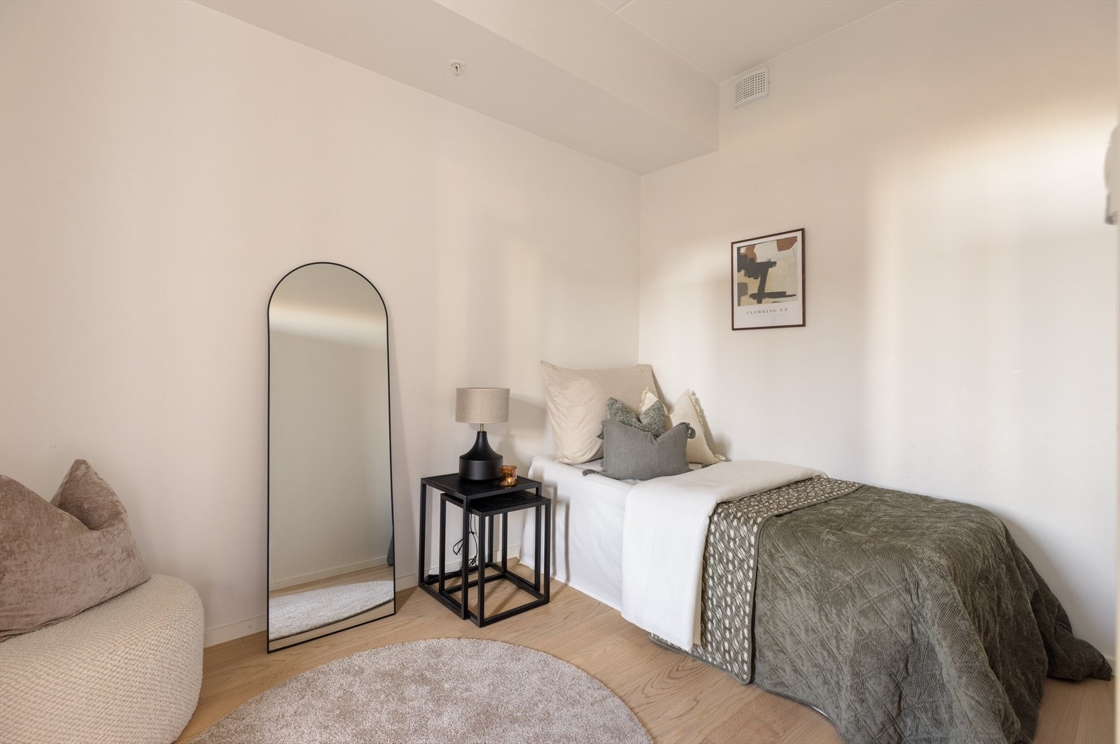 Soverom 2 - velegnet som barnerom, gjesterom eller hjemmekontor Galleribilde