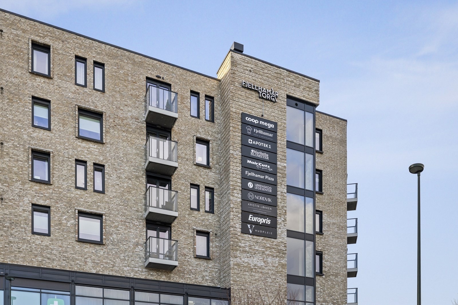 Bare ta heisen ned fra leiligheten til butikkene på Fjellhamar Torg. Galleribilde