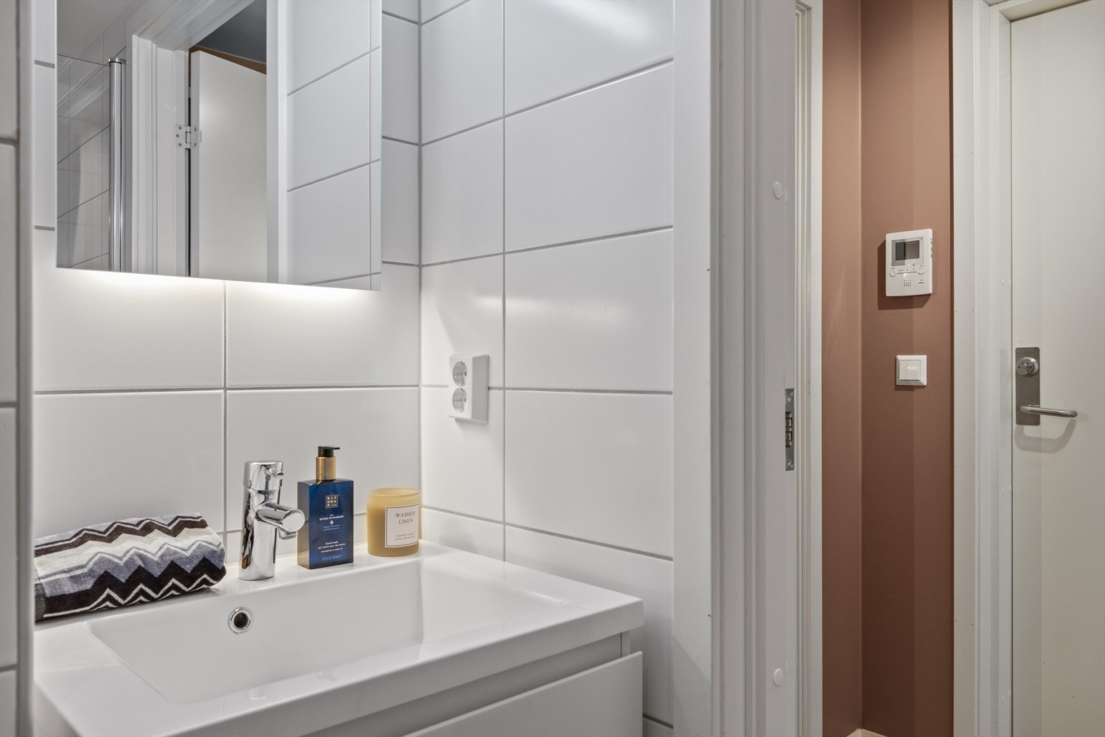 Det er balansert ventilasjon. Rommet har vannbåren gulvvarme. Galleribilde