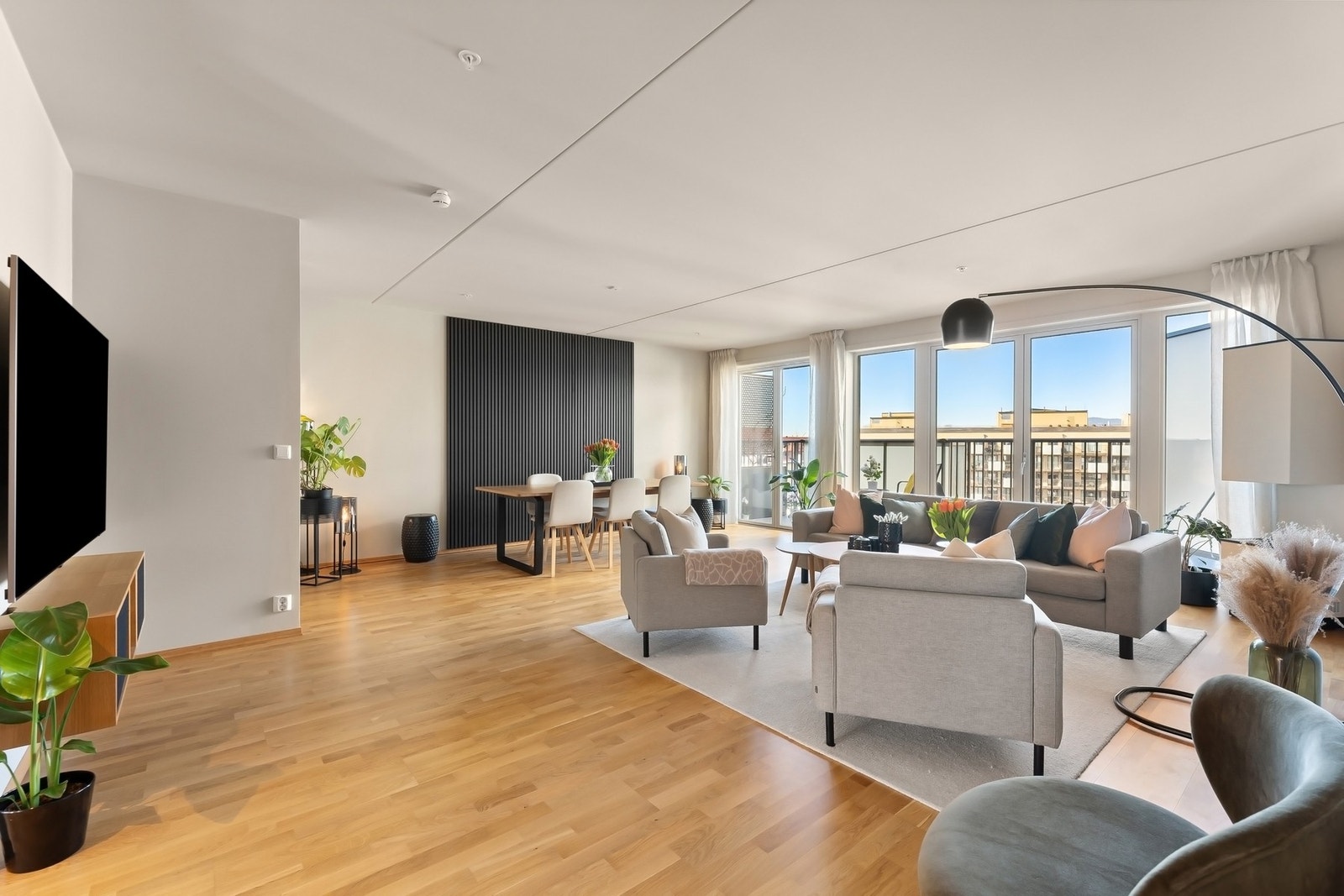 Toppleilighet på 146 m² med flott beliggenhet i 8. etg Galleribilde