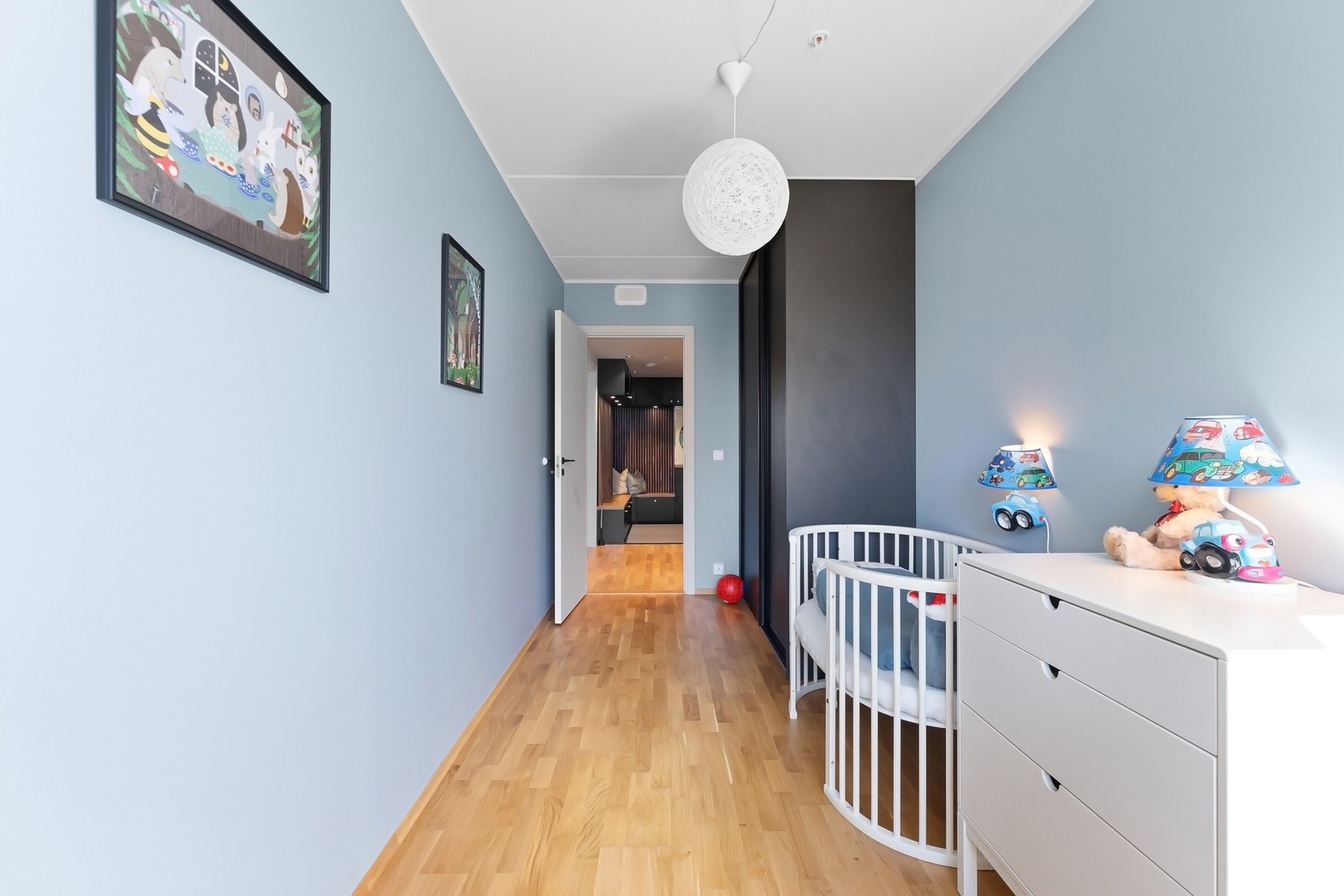 Dette soverommet har også garderobeløsning Galleribilde