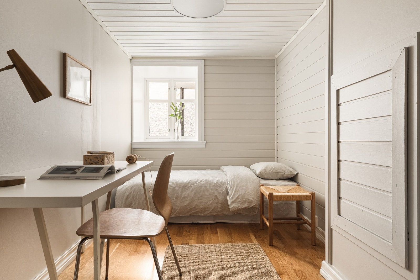 Dette, samt soverom 2 (7 kvm) vender mot bakgården. Galleribilde