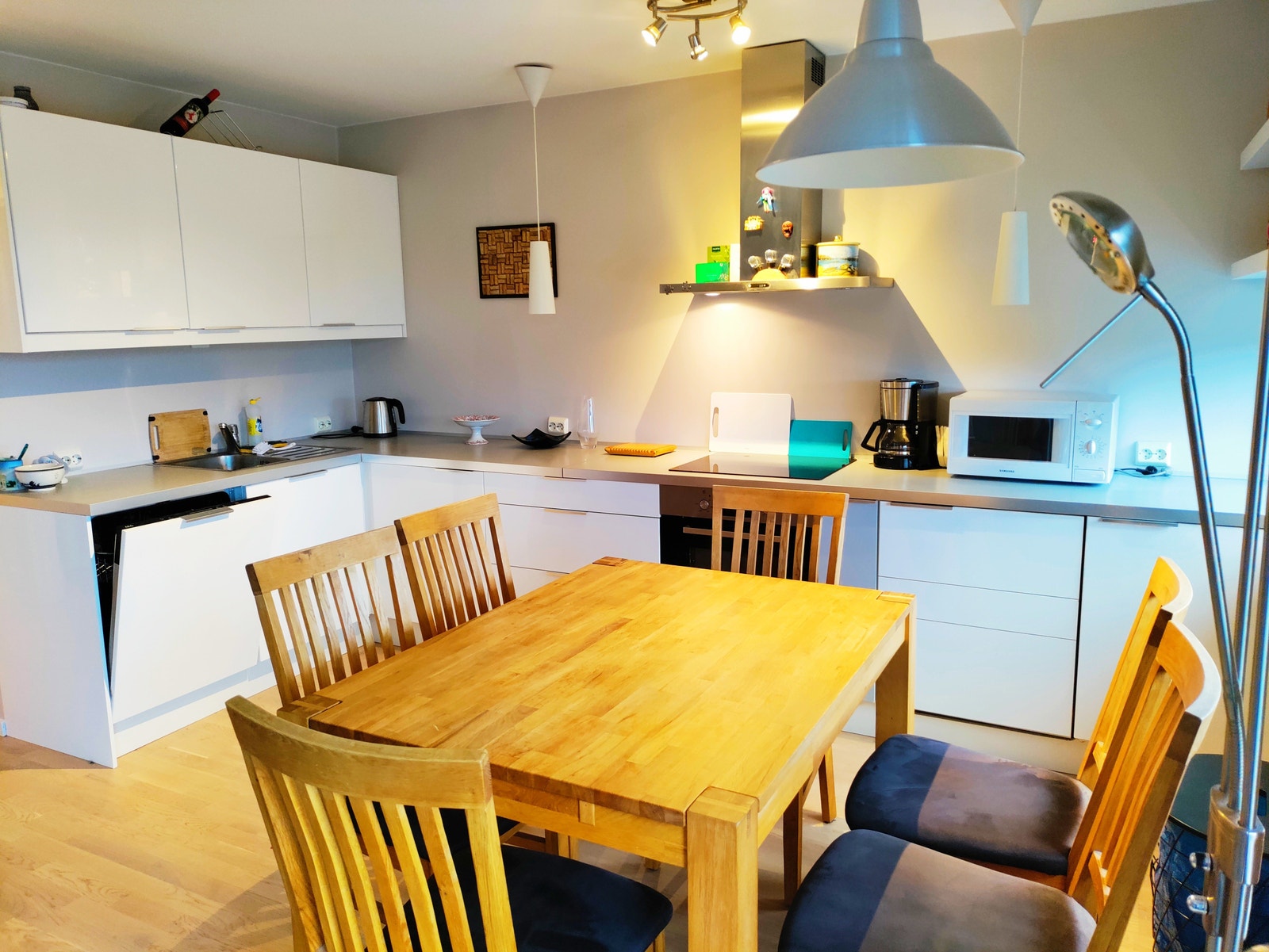 Kjøkken med alt som trenges Galleribilde