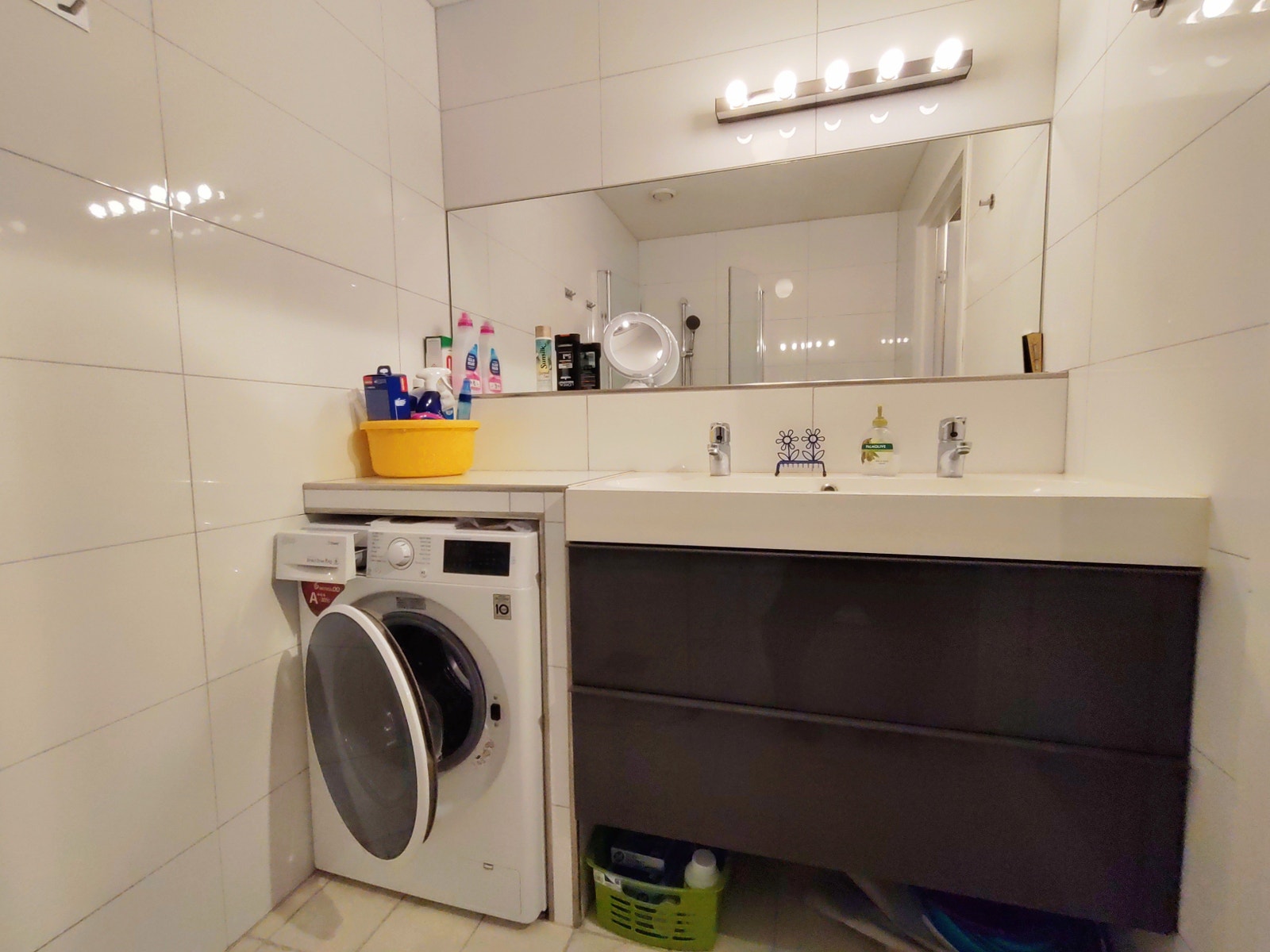 Bra med plass i baderom Galleribilde