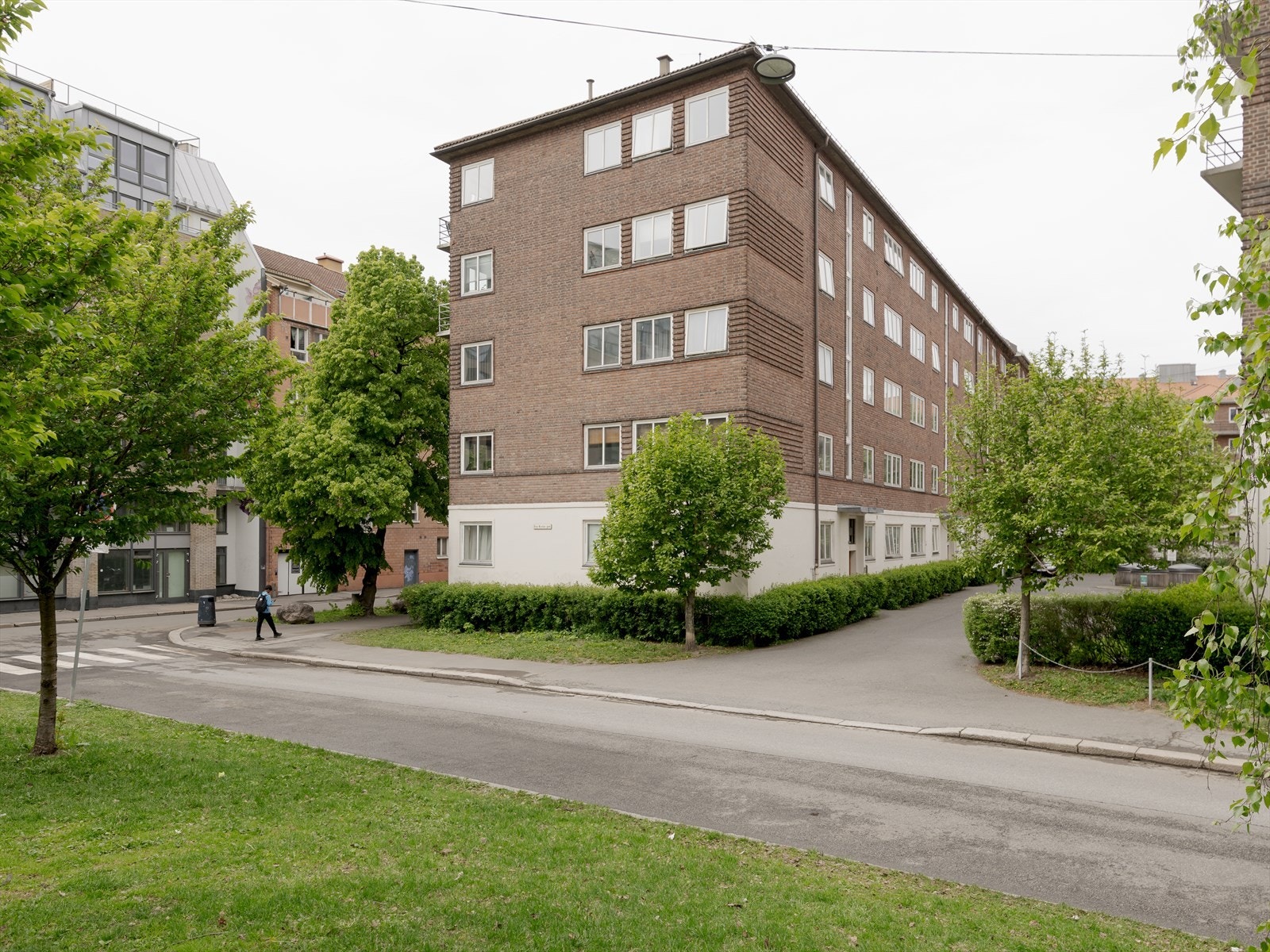 Sameiet har flotte og forseggjorte fellesområder. Her har du en svært god og sentral beliggenhet i hjertet av Tøyen med "alt" av servicefasiliteter like utenfor døren. Galleribilde