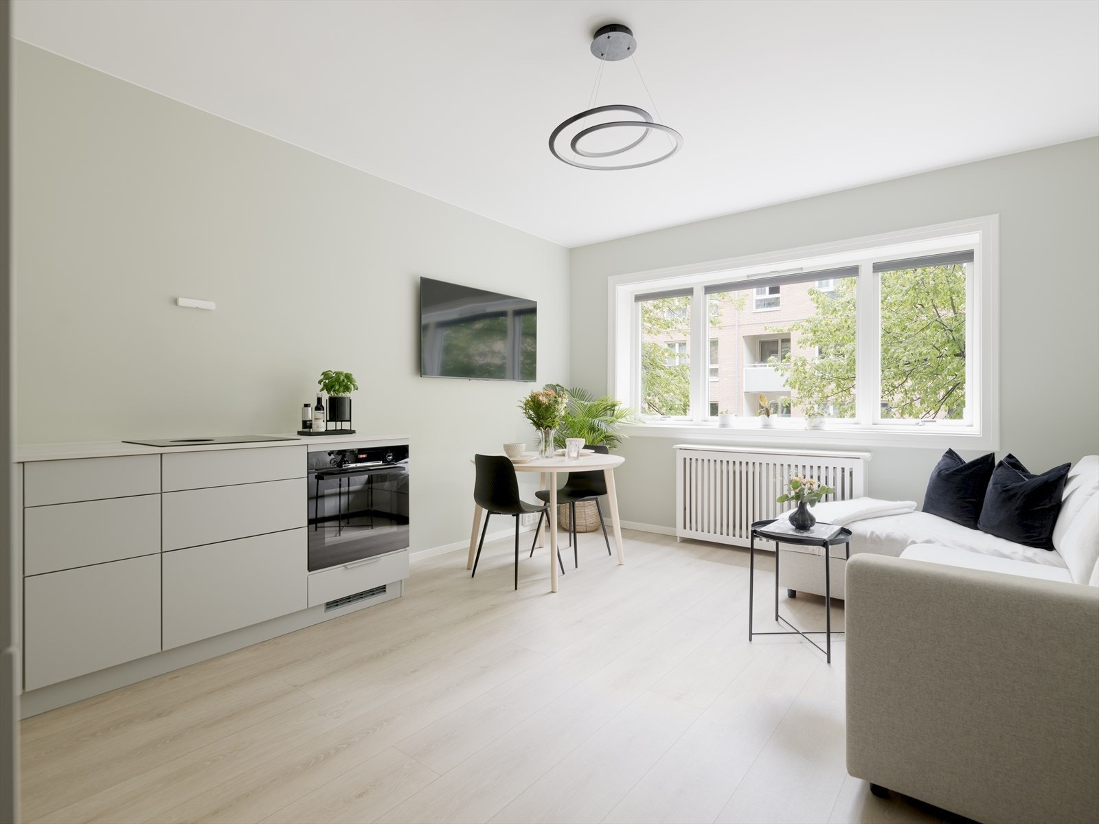 Her bor du rolig og tibaketrukket til, samtidig som det er kort vei til "alle" fasiliteter og byens puls! Galleribilde