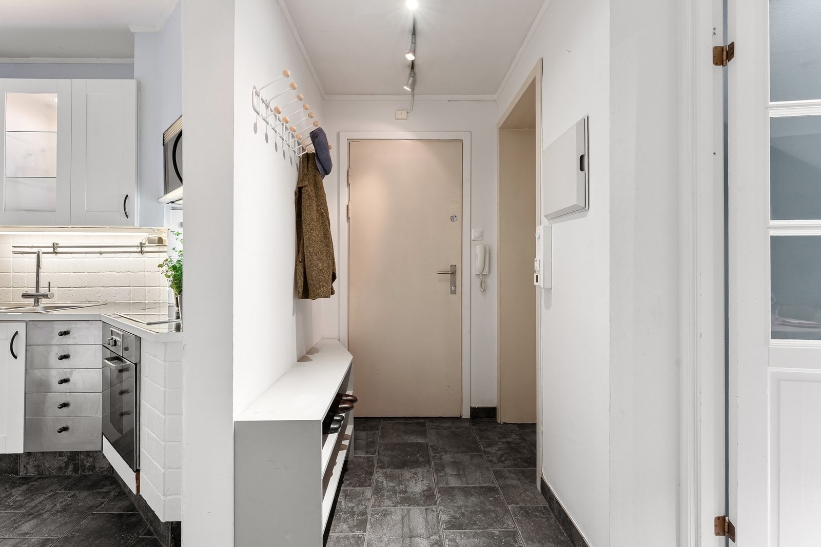 Entré/gang. Galleribilde