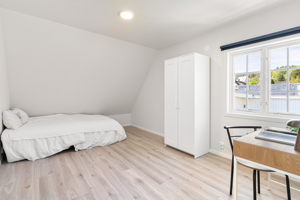 SOVEROM 5 - LEDIG - 13 KVM Galleribilde