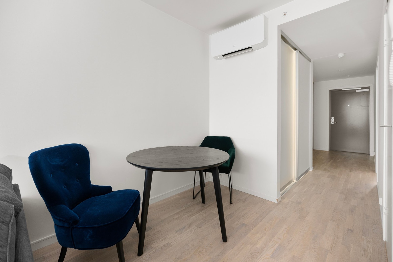 Det er lys parkett i alle oppholdsrom Galleribilde