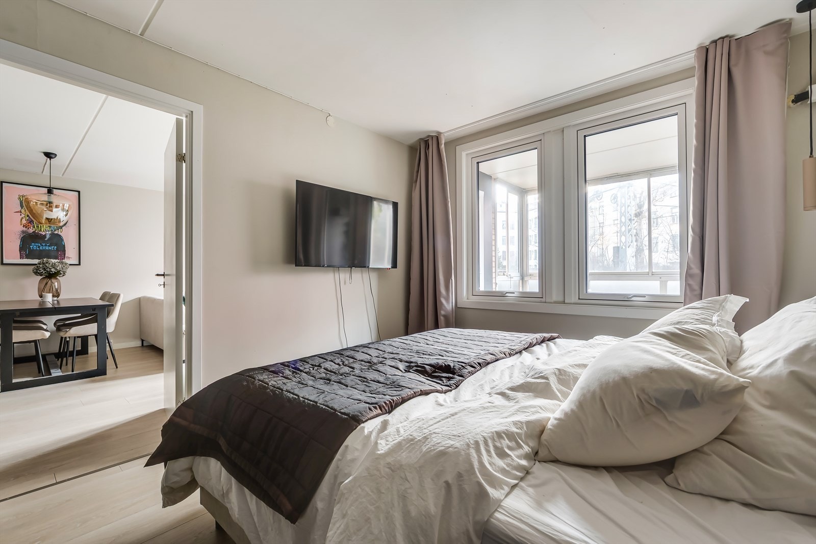 Vindusflatene sikrer gode lysforhold. Galleribilde