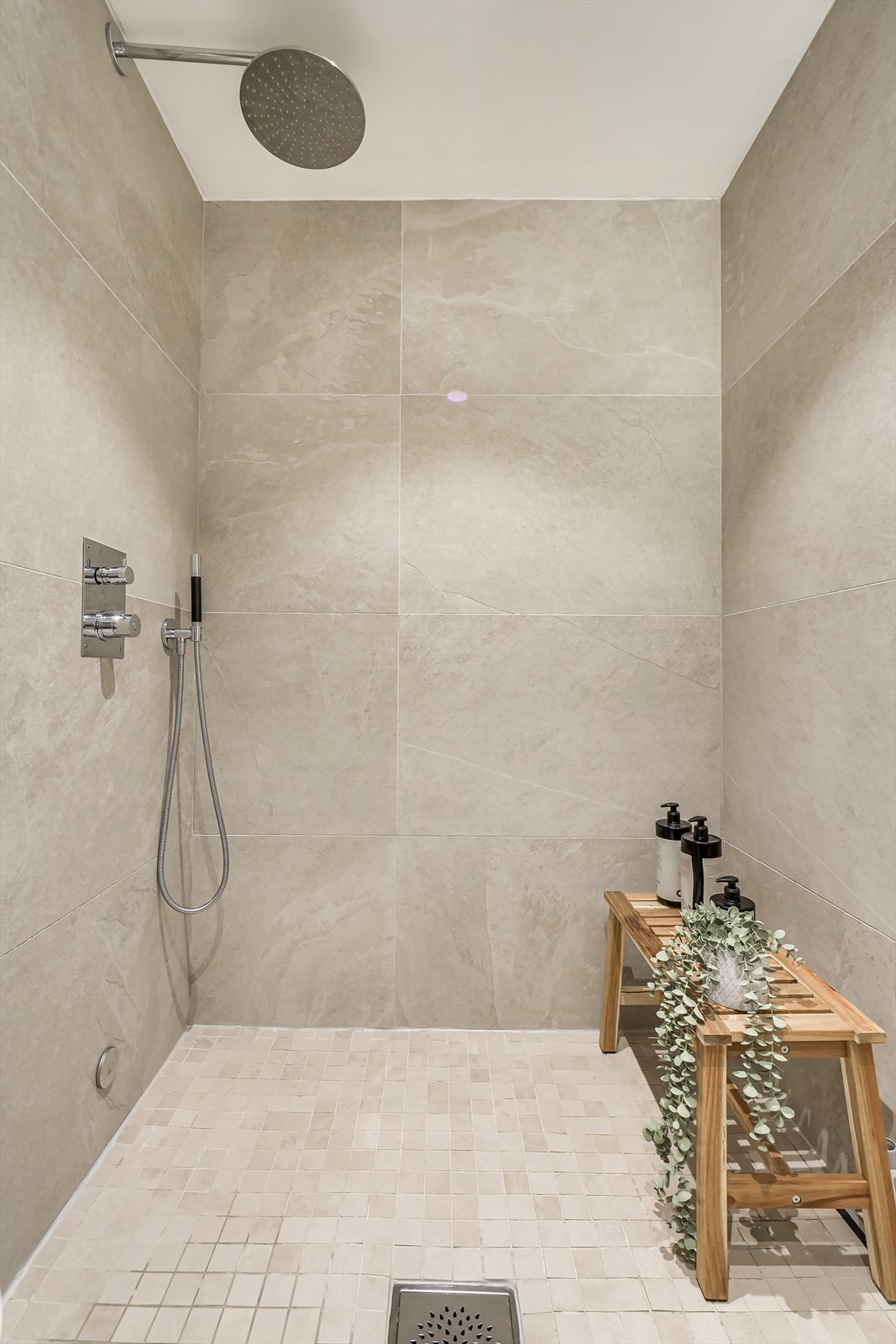 Varmtvann er inkludert i felleskostnadene. Galleribilde