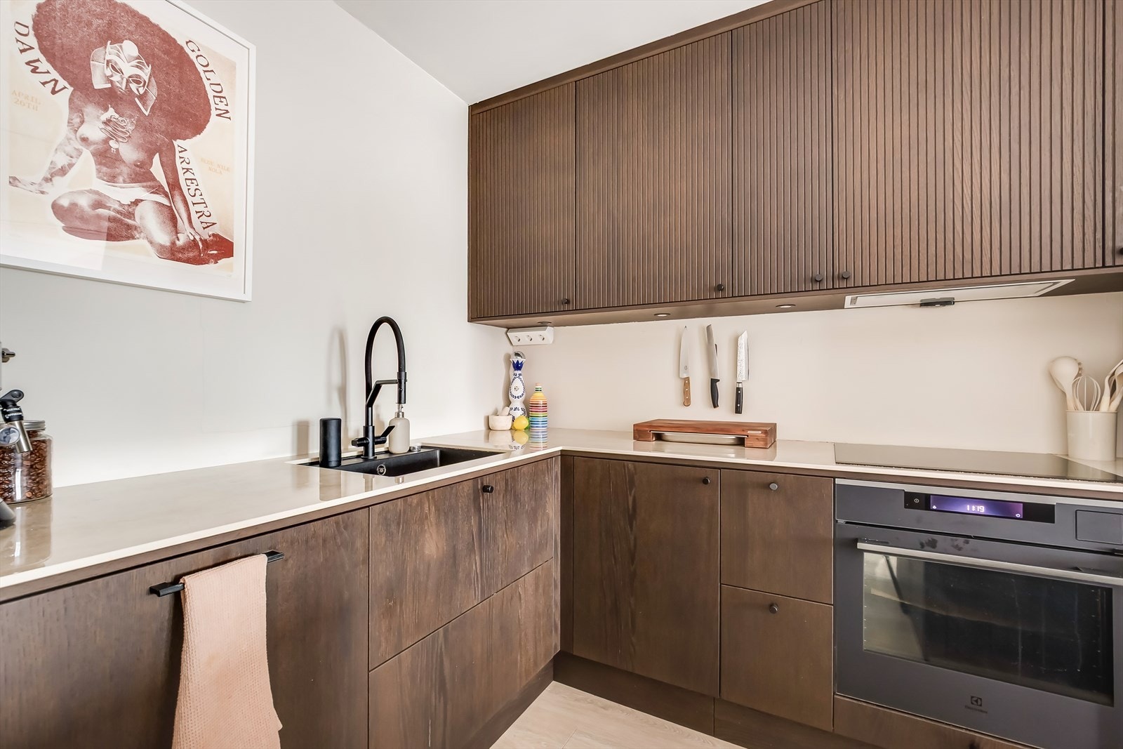 Rålekker 2-roms leilighet beliggende sentralt til i Gamlebyen like ved Sørenga. Galleribilde