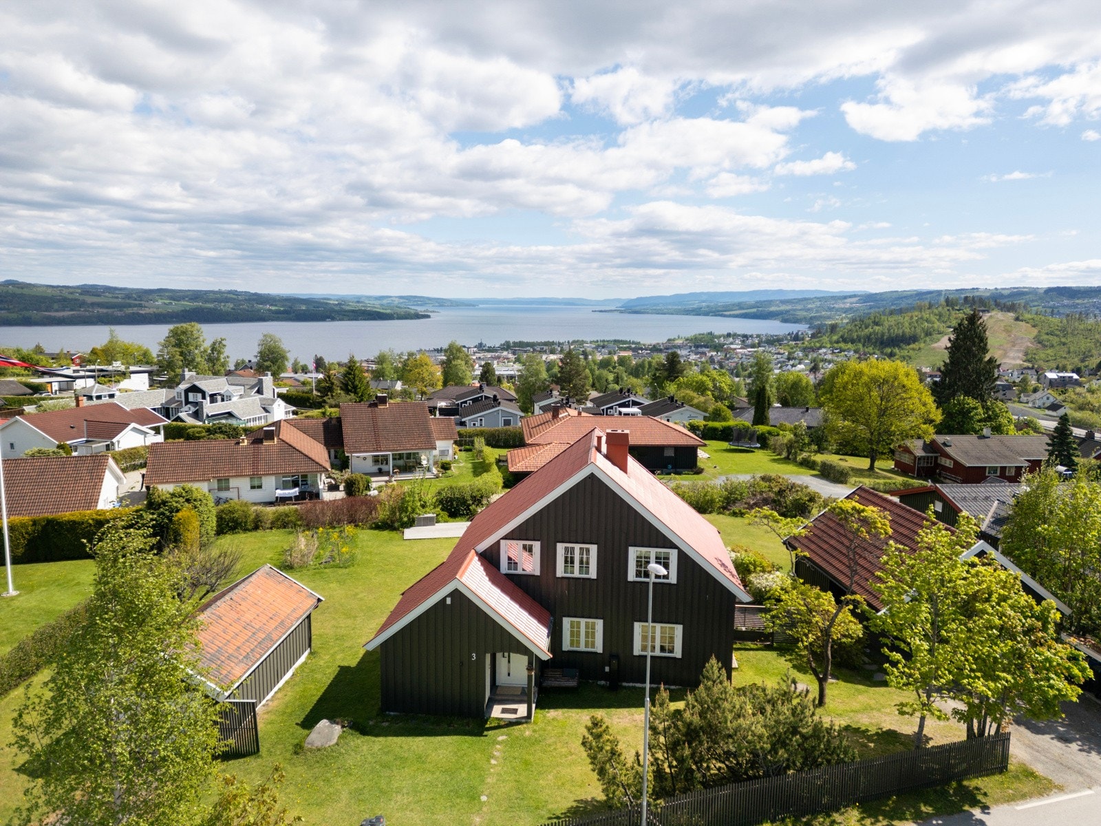 Mellom 2017 og 2021 fikk huset en omfattende innvendig oppgradering. Galleribilde