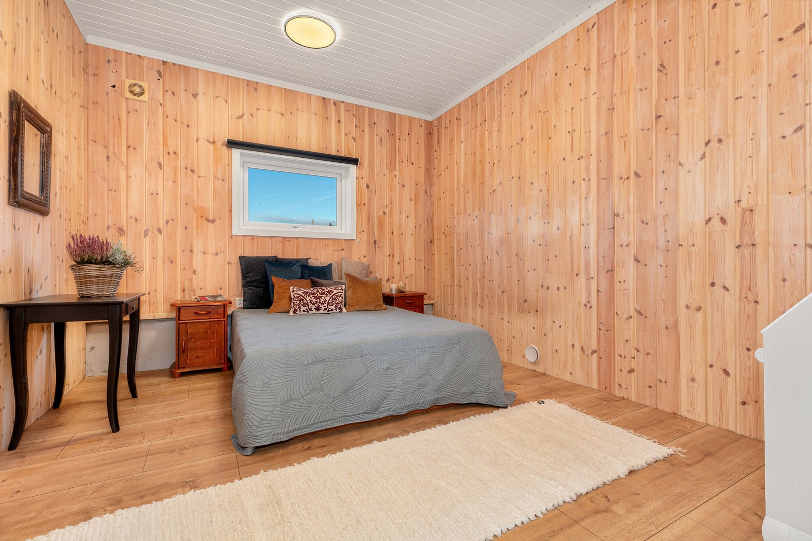 Innredet rom i stall (ikke godkjent soverom). Galleribilde