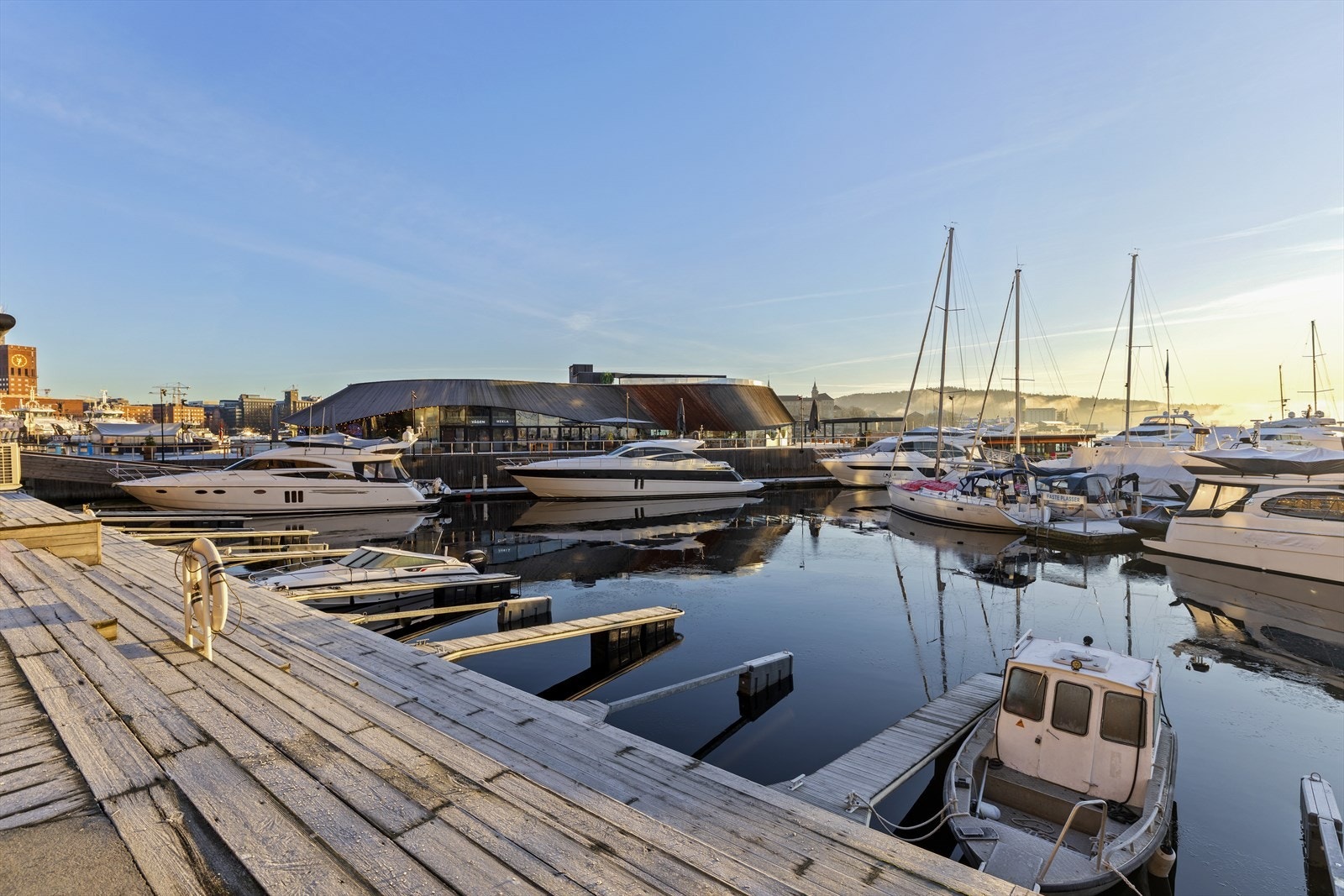 Aker Brygge Marina. Galleribilde