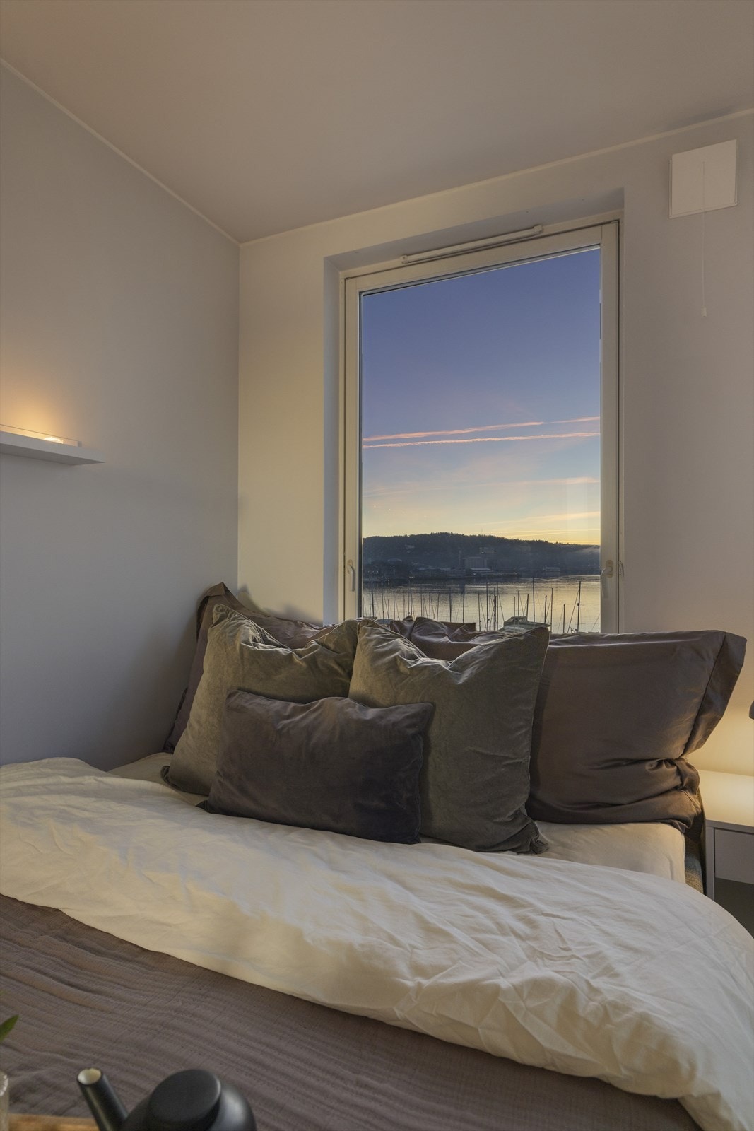 Morgenlyset på soverommet. Galleribilde