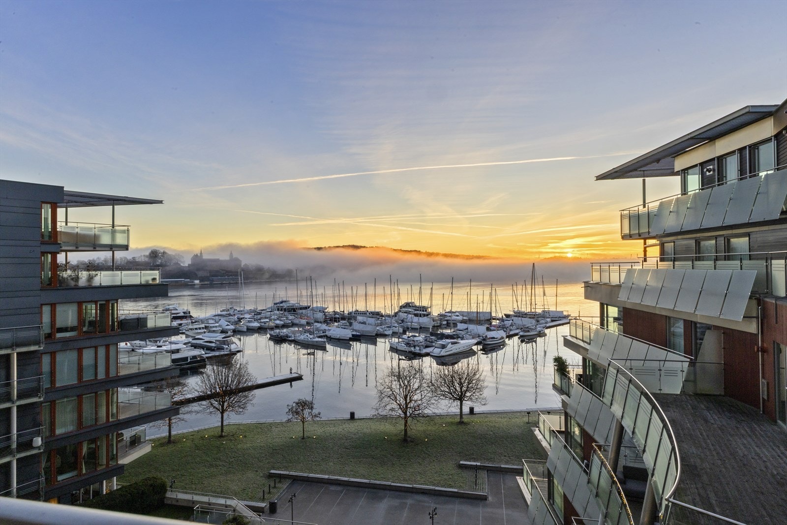Tåkedis over Oslofjorden en desember morgen. Galleribilde