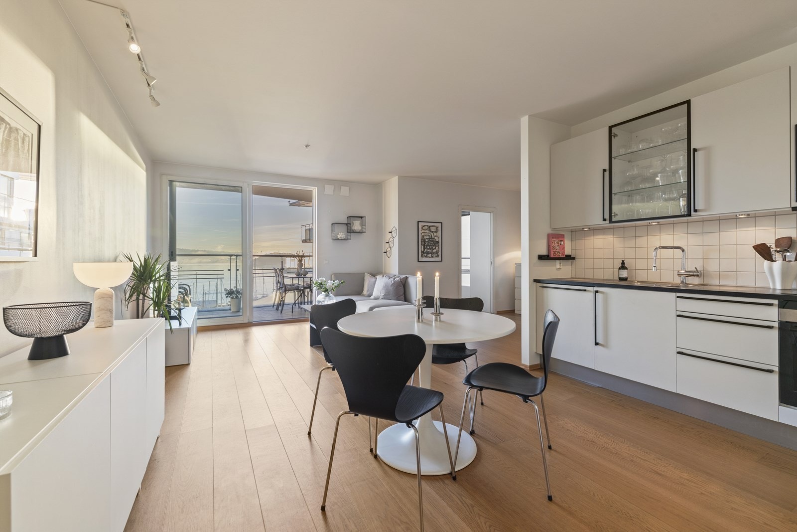 Også fra spiseplassen er det nydelig utsikt. Galleribilde