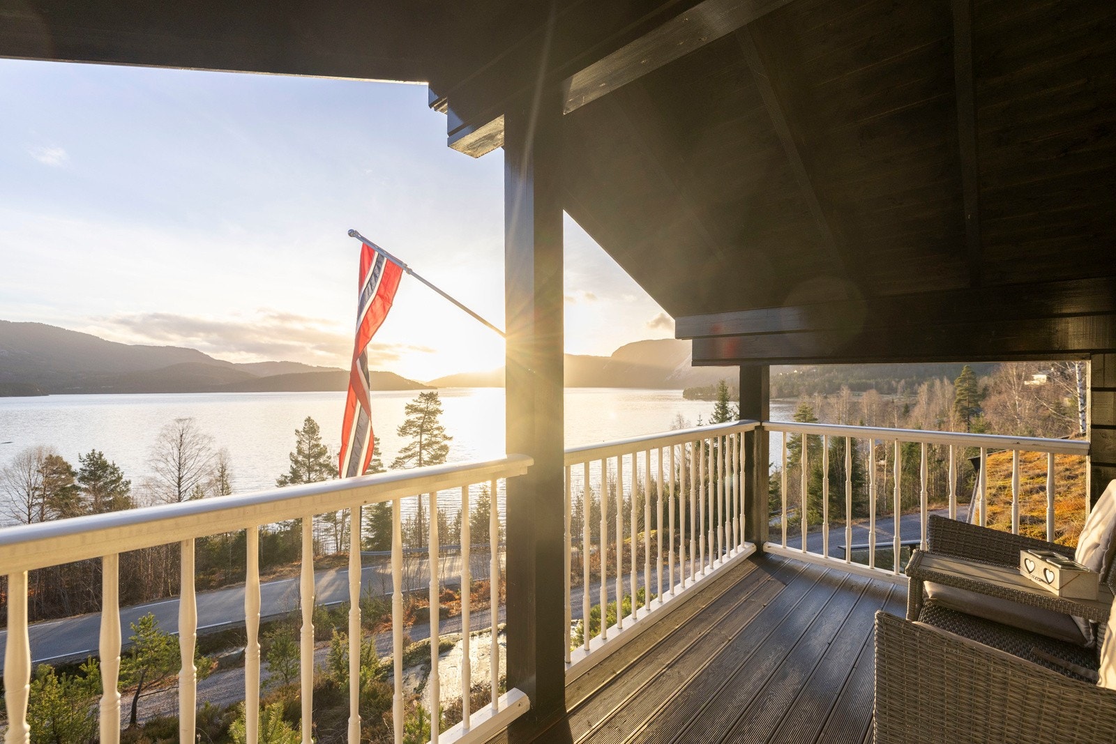 Gode møbleringsuligheter av utemøblement. Galleribilde