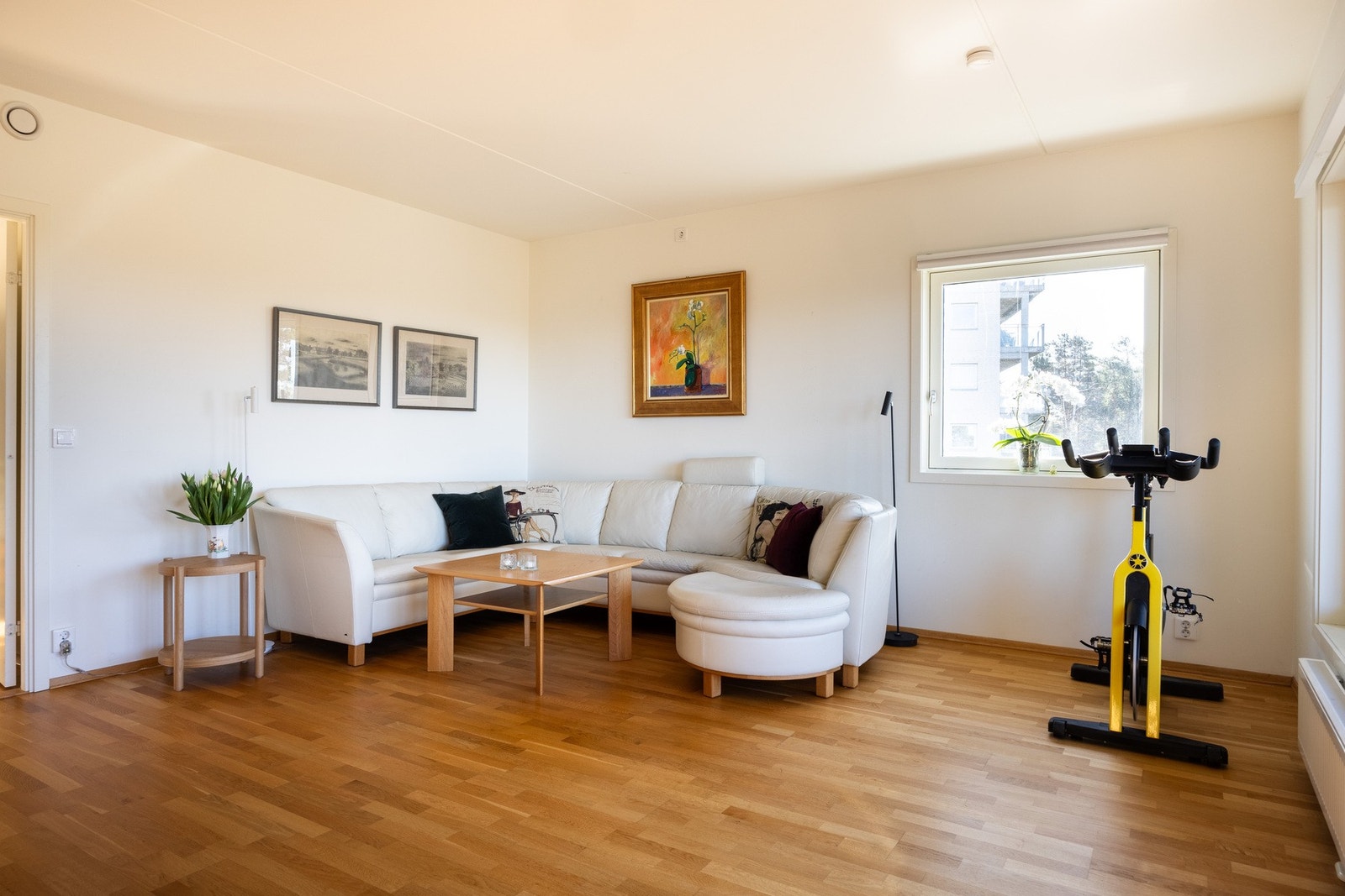 Tilknyttet felles varmtvann/oppvarming med vannbåren varme til radiatorer. Galleribilde