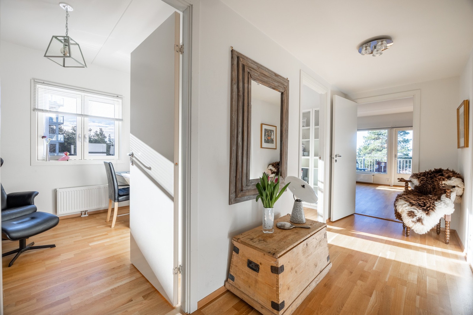 Entré/gang. Galleribilde