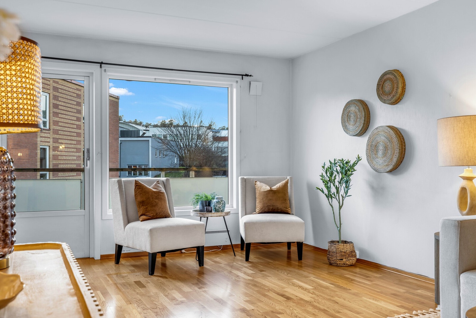 Fra stuen er det utgang til balkongen Galleribilde