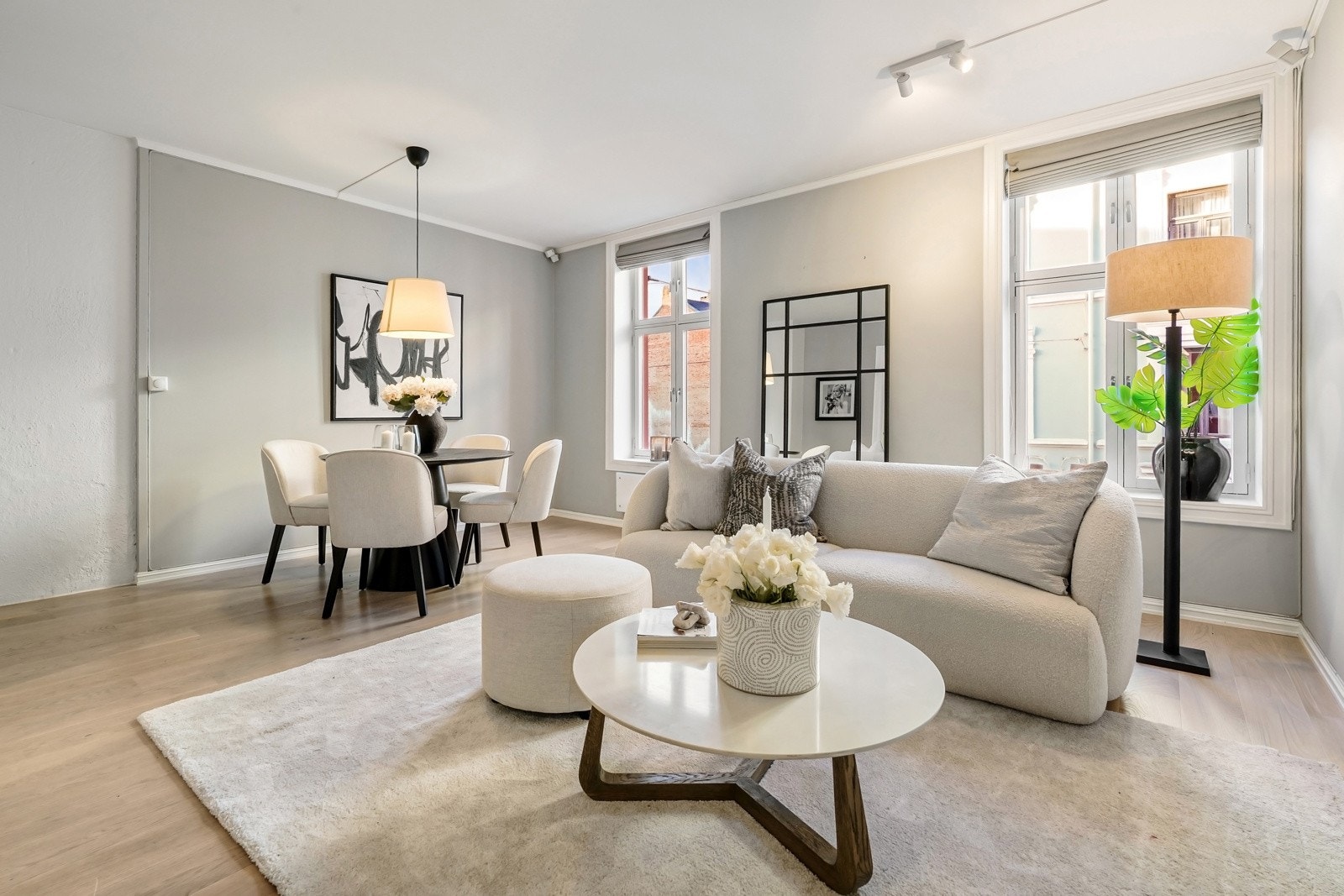 Velkommen til Schønings gate 7! presentert av Felix Green v/ PrivatMegleren Park. Klikk på videoknappen i venstre hjørne for virtuell visning. Galleribilde