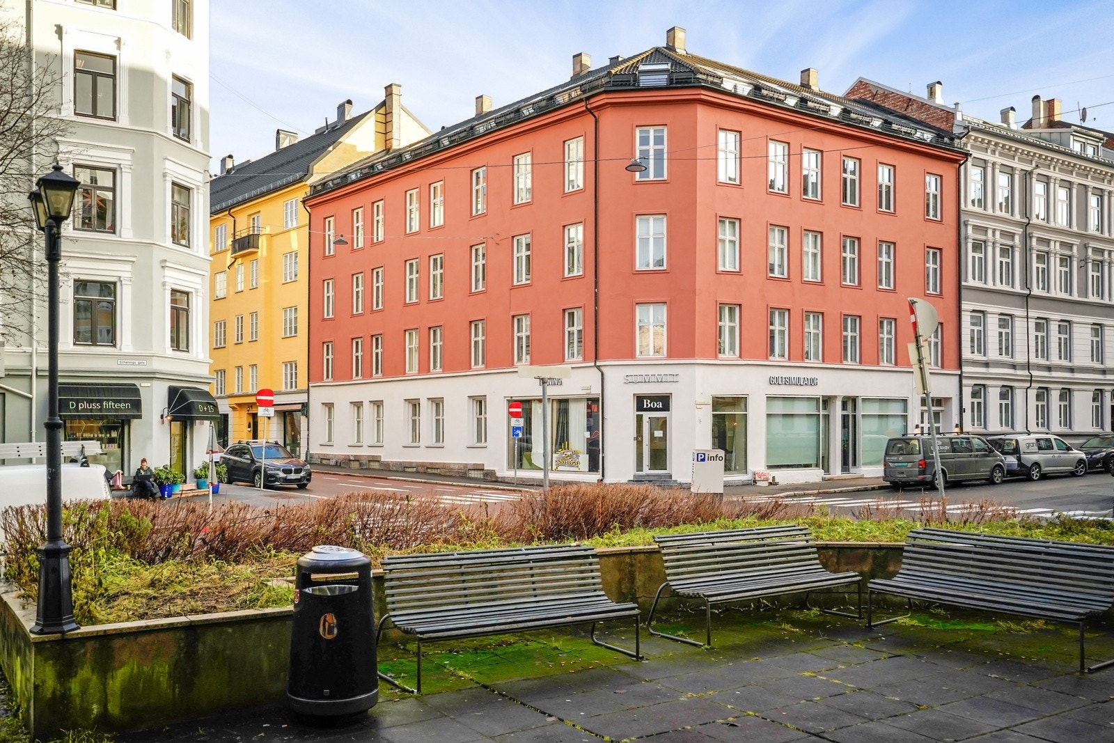 Leiligheten passer ideelt for deg som ønsker å bo sentralt, samtidig som du har en rolig og tilbaketrukket atmosfære. Galleribilde