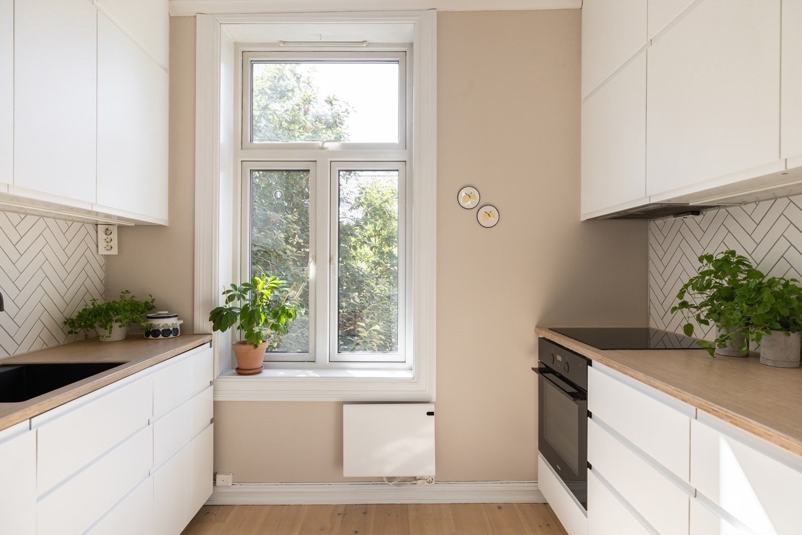 Nydelig og romslig 2-roms med separat kjøkken beliggende attraktivt og skjermet til på populære Grünerløkka Galleribilde