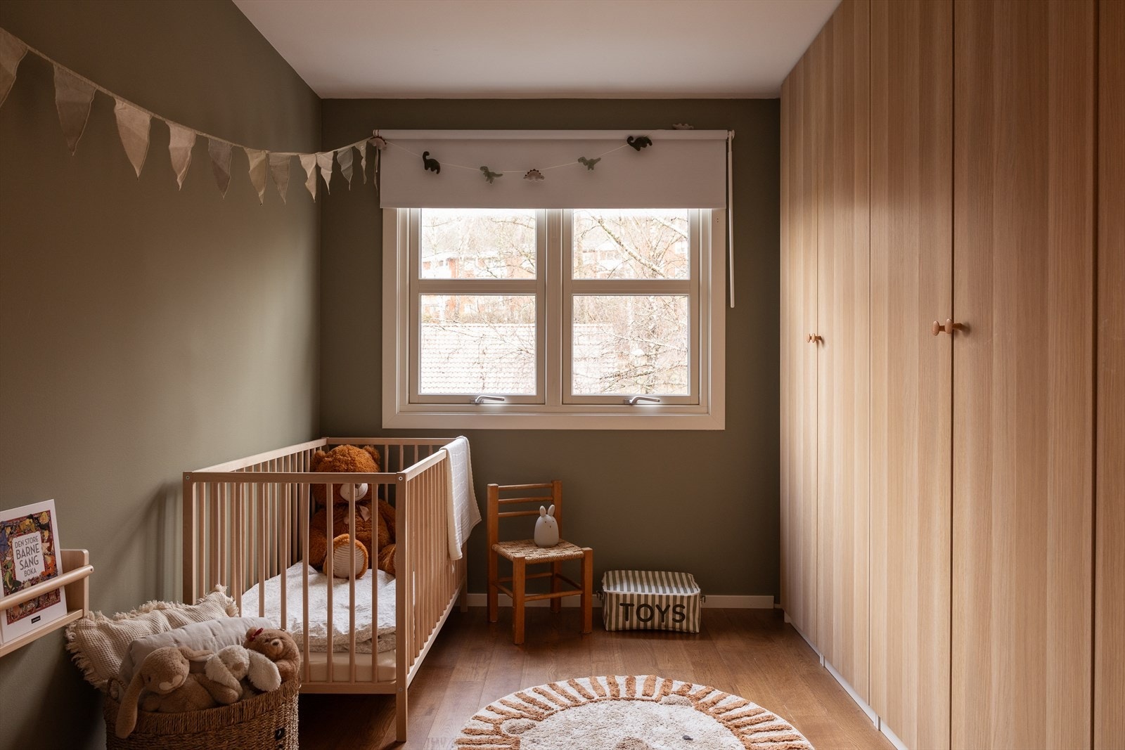 Soverom 2 egner seg godt som barnerom, gjesterom eller hjemmekontor Galleribilde