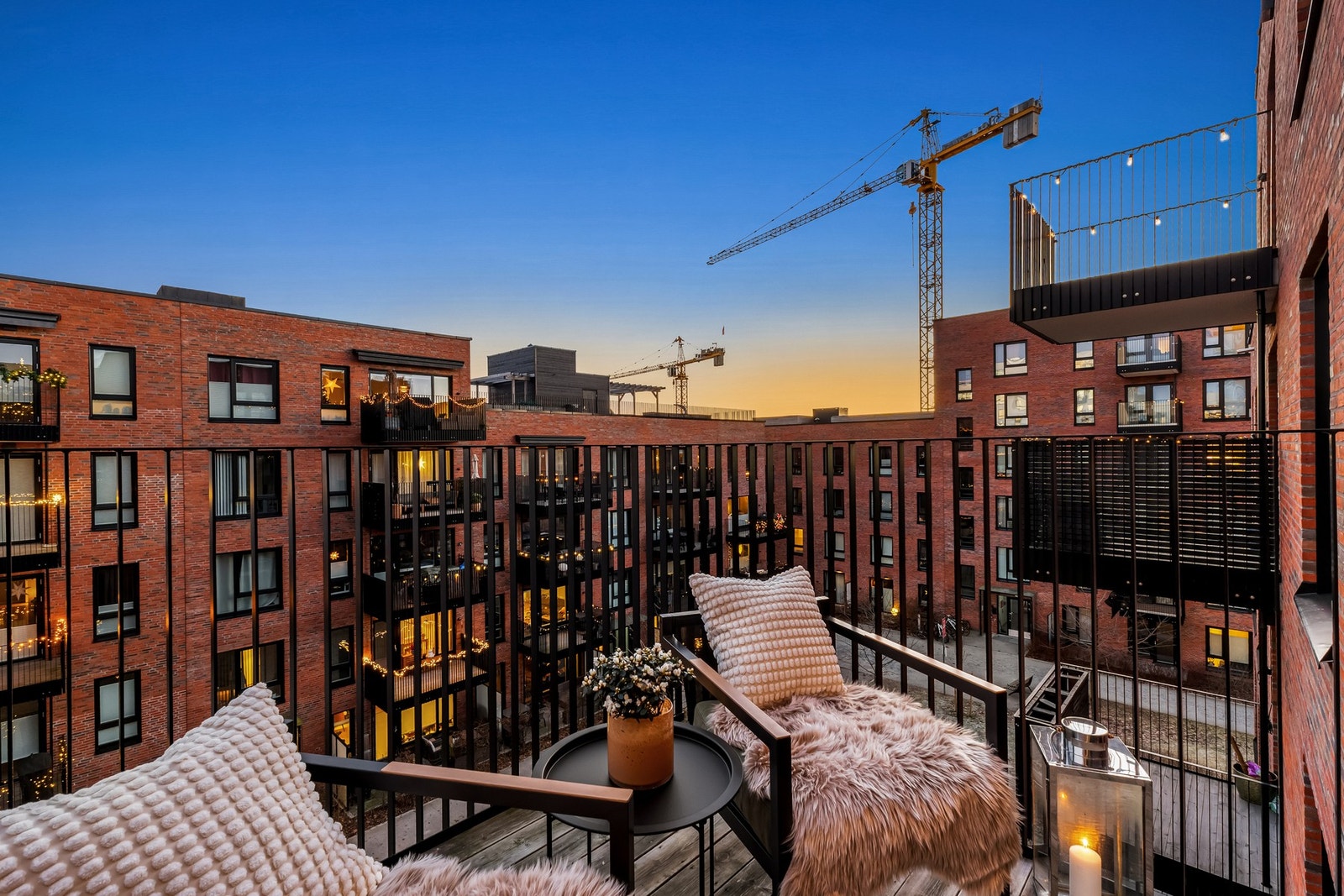 Balkong nr 2 med utgang fra Master-bedroom Galleribilde