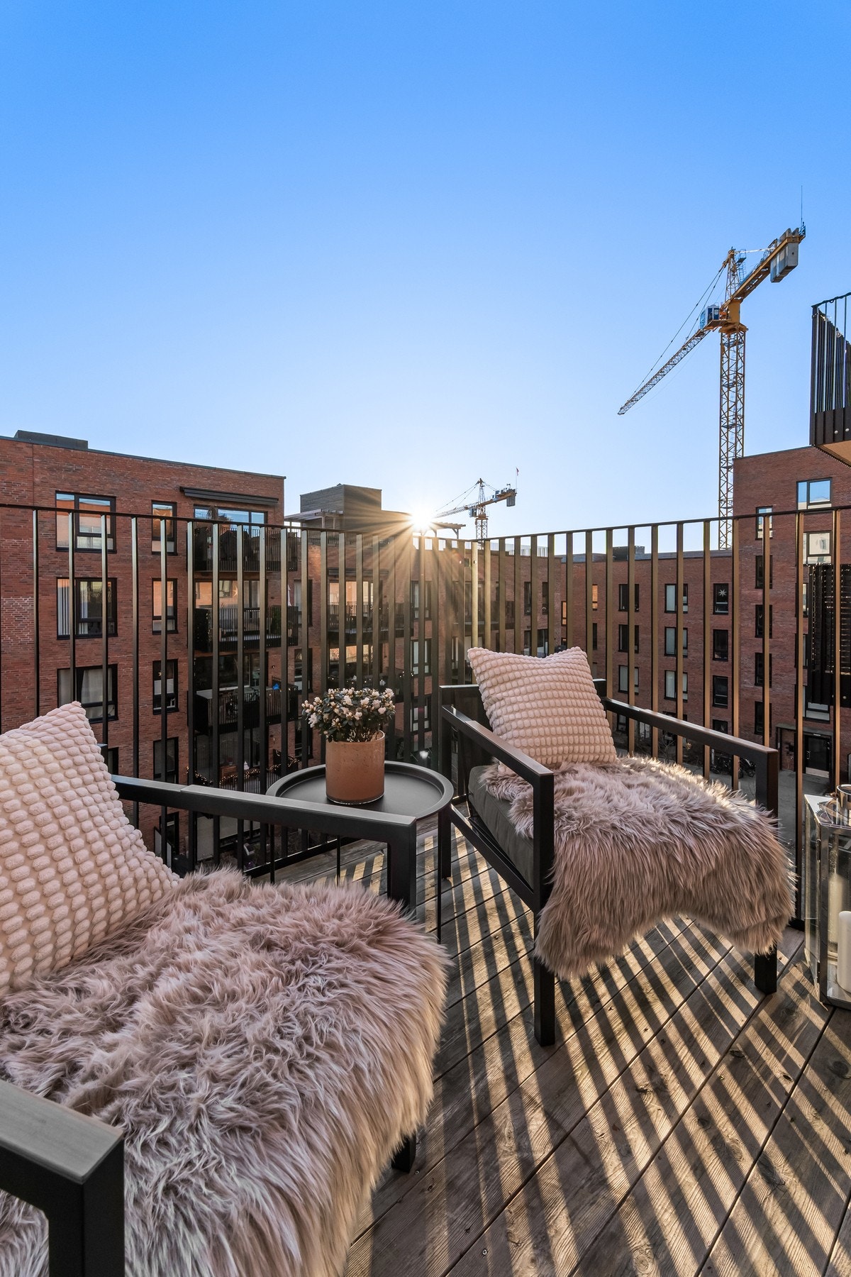 Nyt sol og varme med morgenkaffen Galleribilde