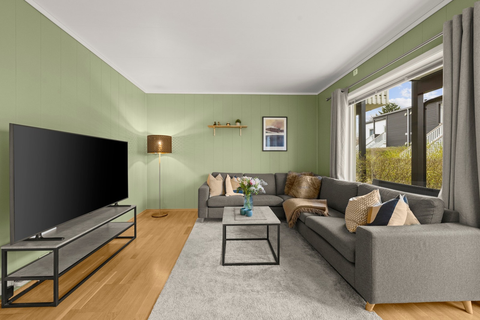 God plass til dagligstue og stor TV. Galleribilde