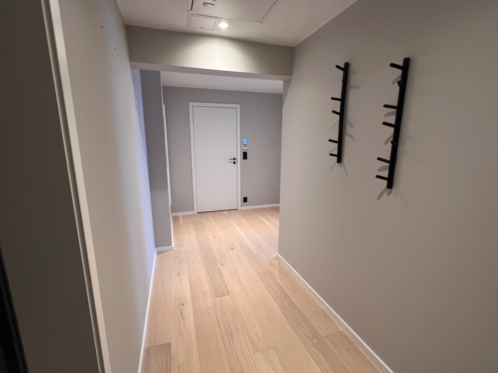 Gang sett mot stue og bad Galleribilde