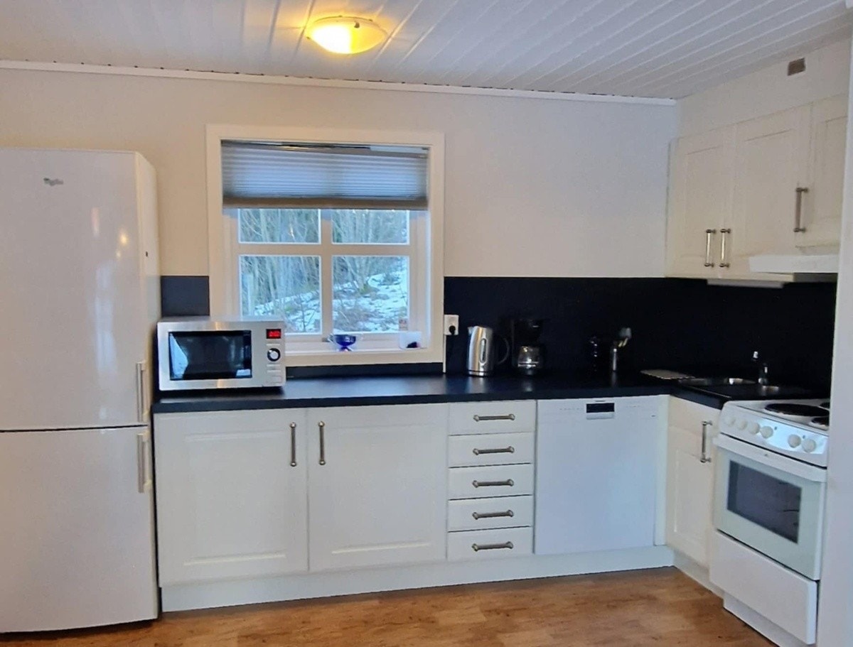 Kjøkken med hvitevarer Galleribilde