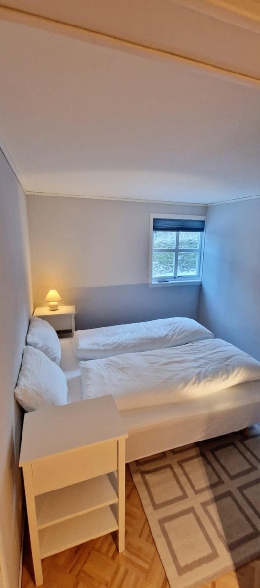 Soverom med Queen size seng Galleribilde