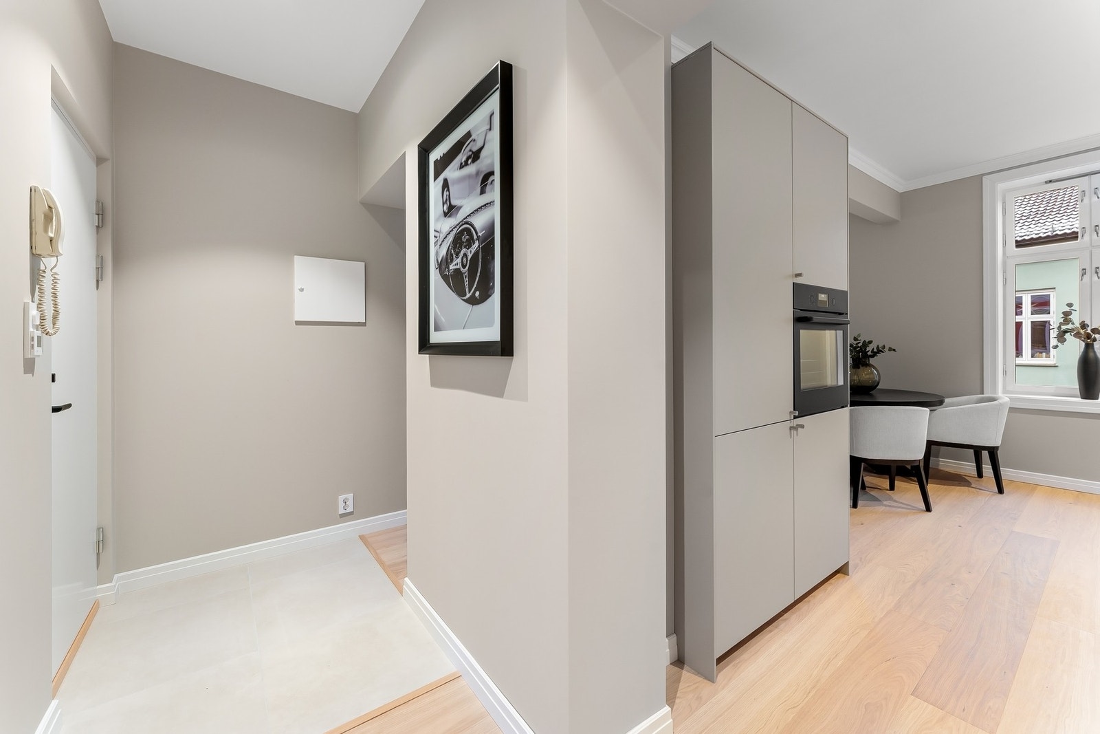 Komplett nytt elektrisk anlegg inkludert sikringsskap og sikringer i 2025. Galleribilde