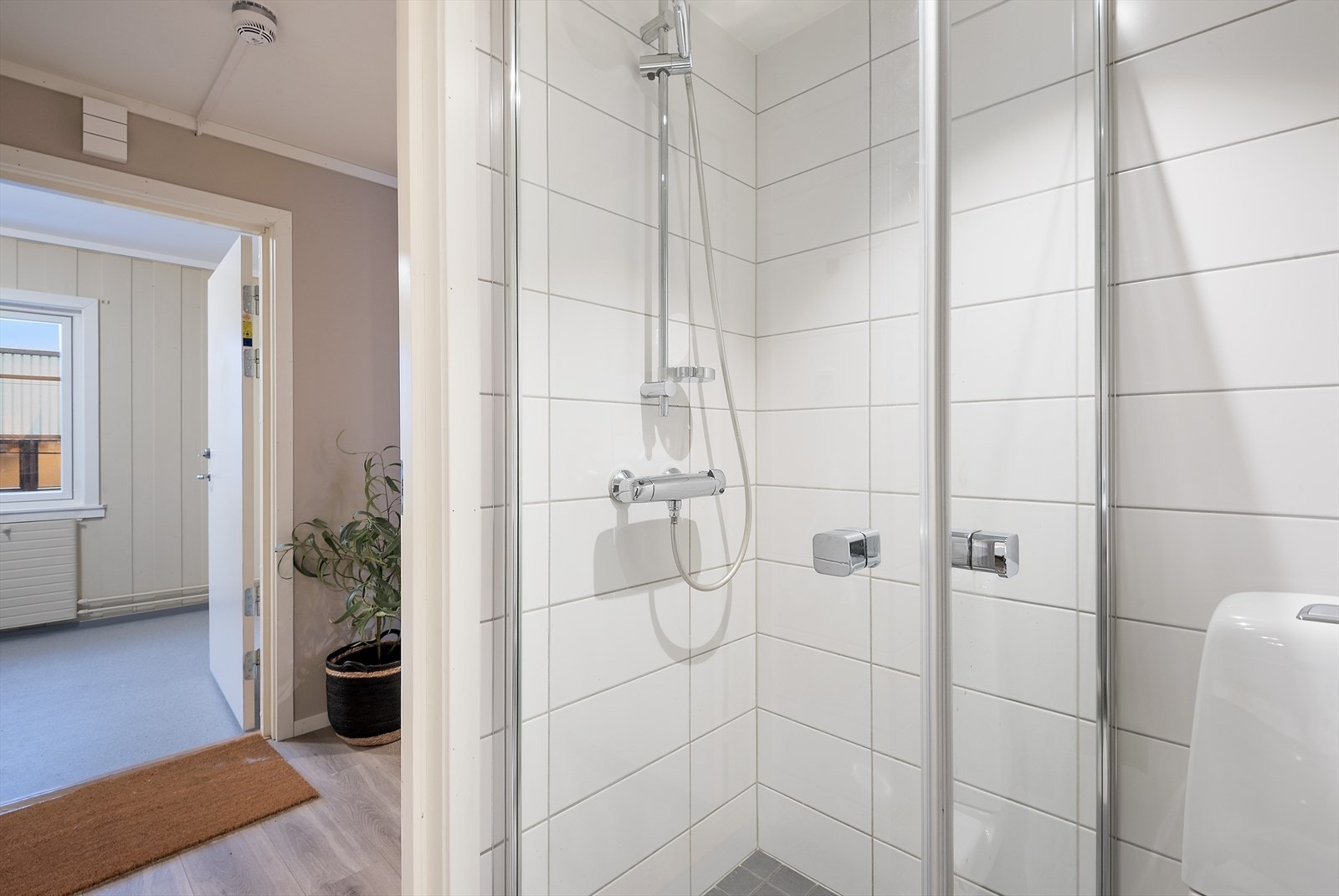 Bad med dusj. Galleribilde