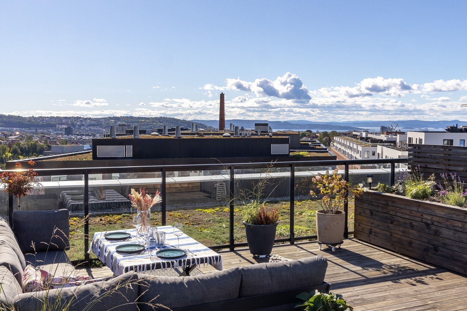 Her får du en uslåelig og herlig utsikt over byen og fjorden. Galleribilde