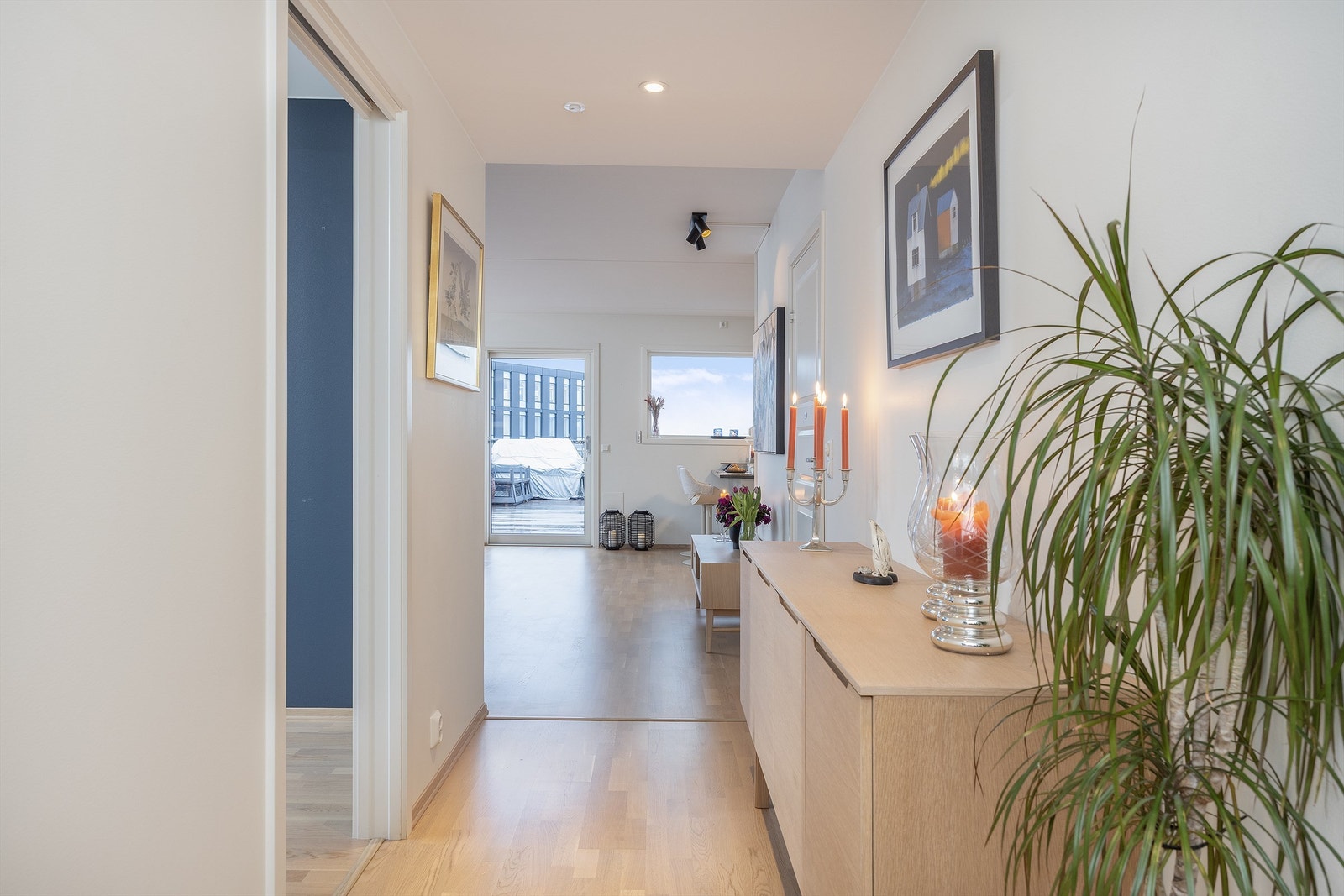 Herfra er det adkomst til boligens øvrige rom. Galleribilde