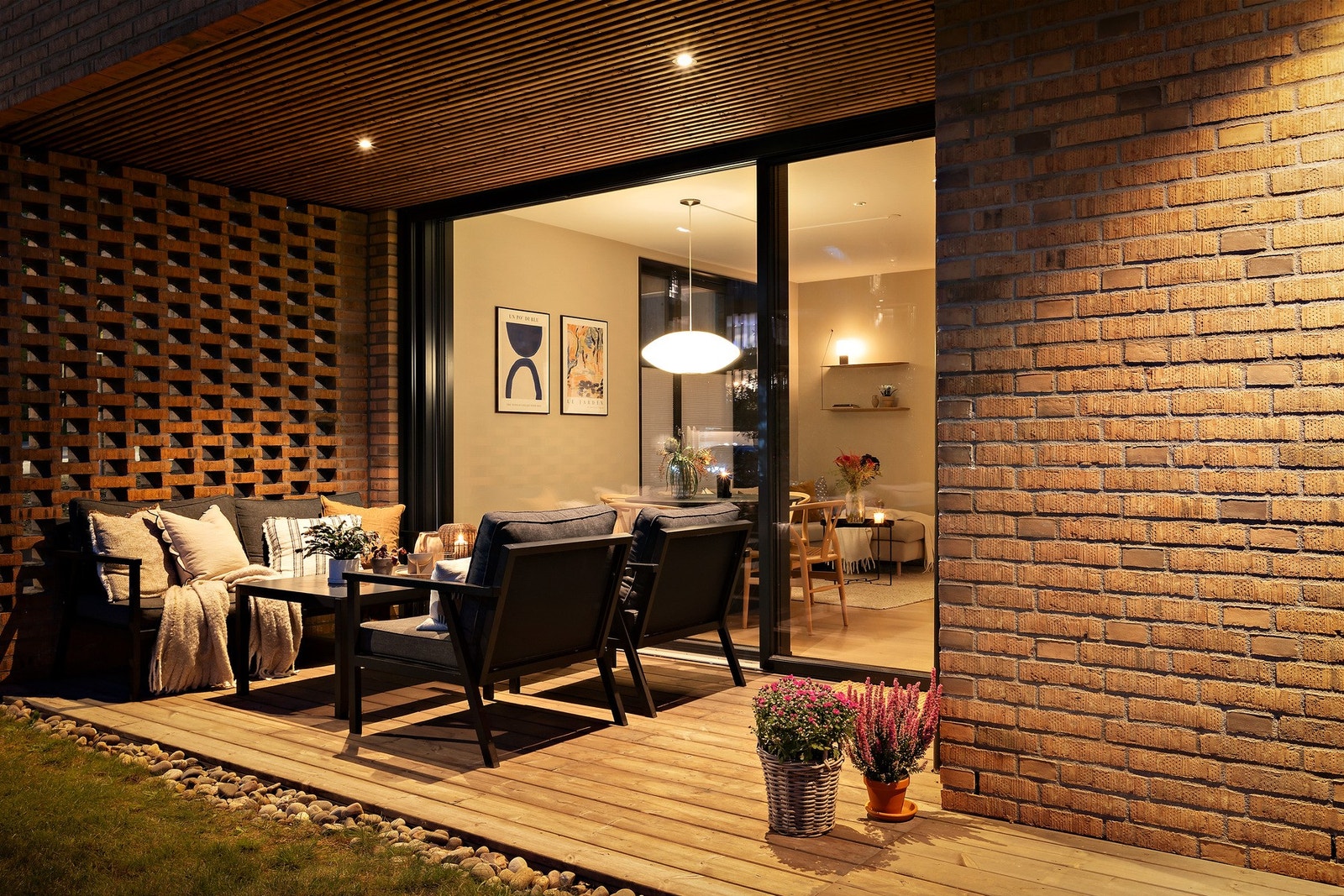 Dett er en lekker 3-roms leilighet fra 2021 med moderne kvaliteter og solrik uteplass Galleribilde