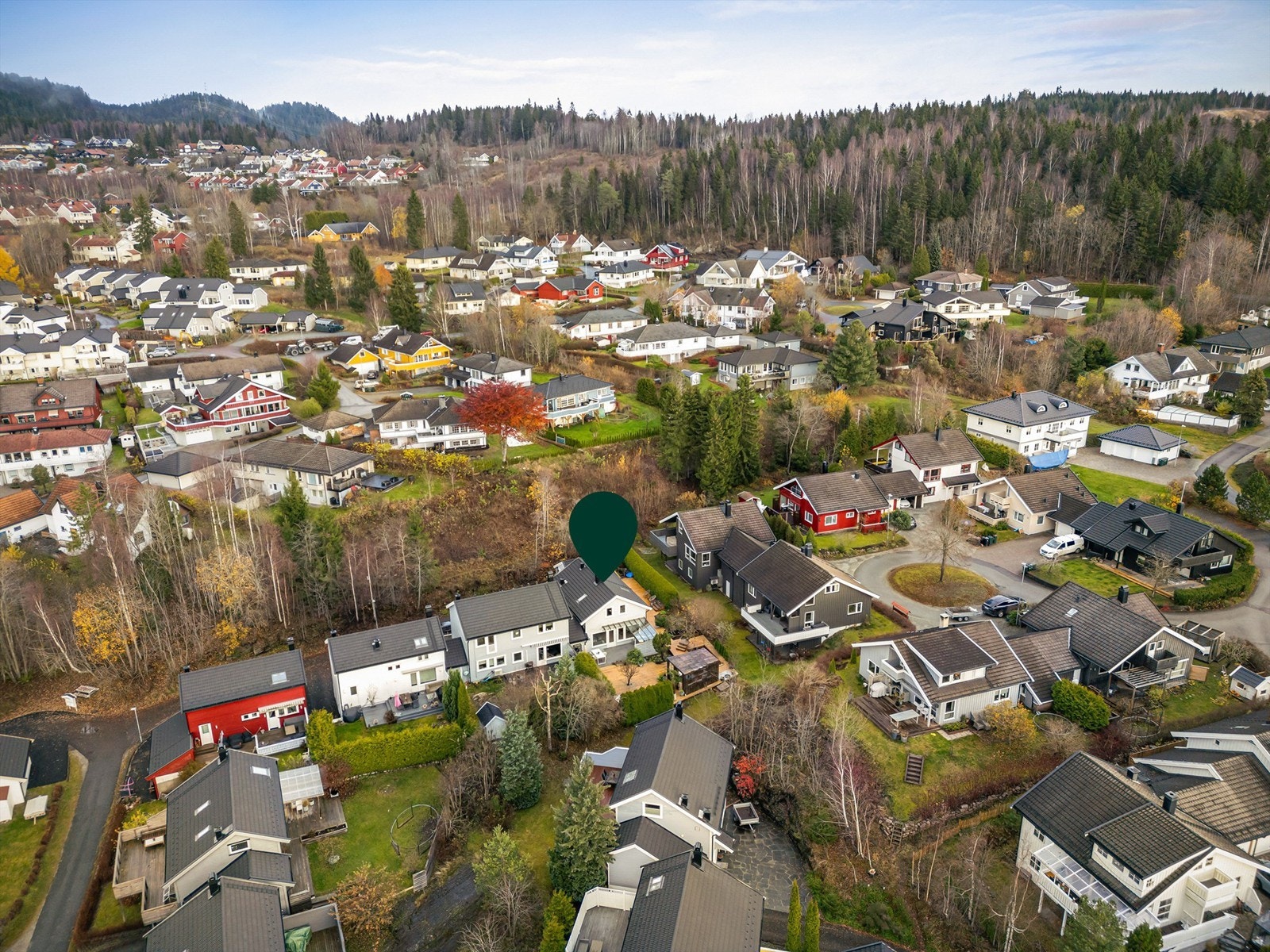 Det er gangavstand til flere barnehager og Hennummarka barneskole Galleribilde