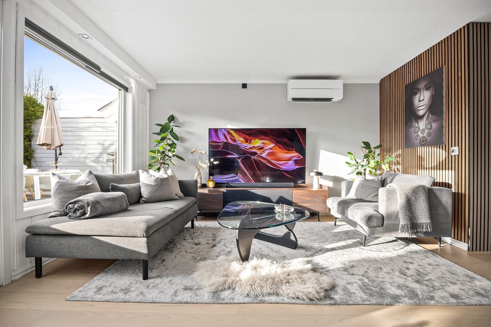 Luft-til-luft varmepumpe i stuen Galleribilde