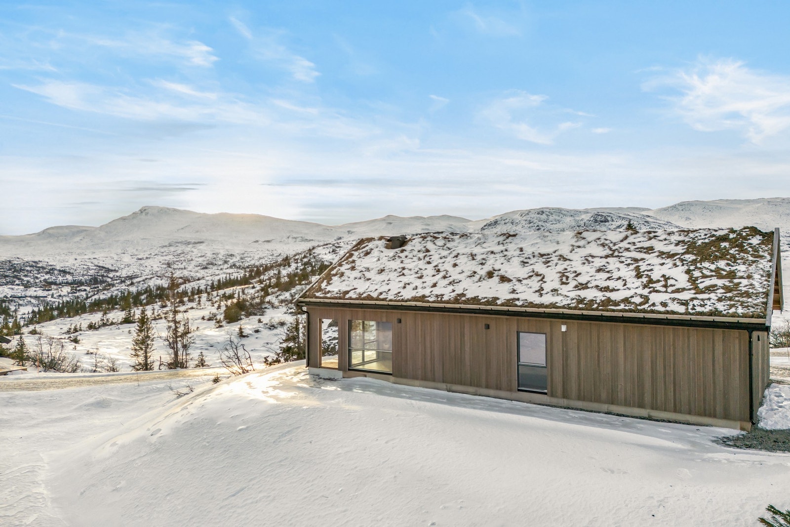 Fin beliggenhet pa? et lite høydedrag med nydelig utsikt Galleribilde